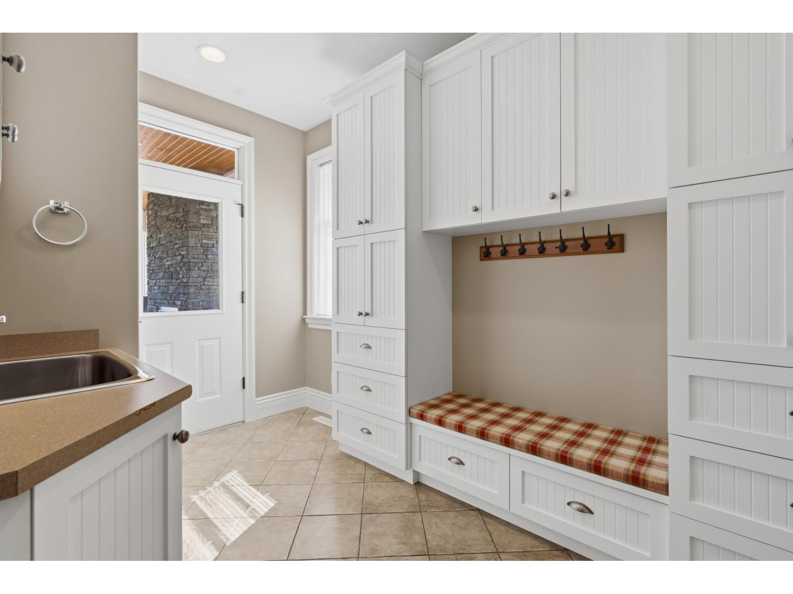 16398 36a Avenue Property Photo 16