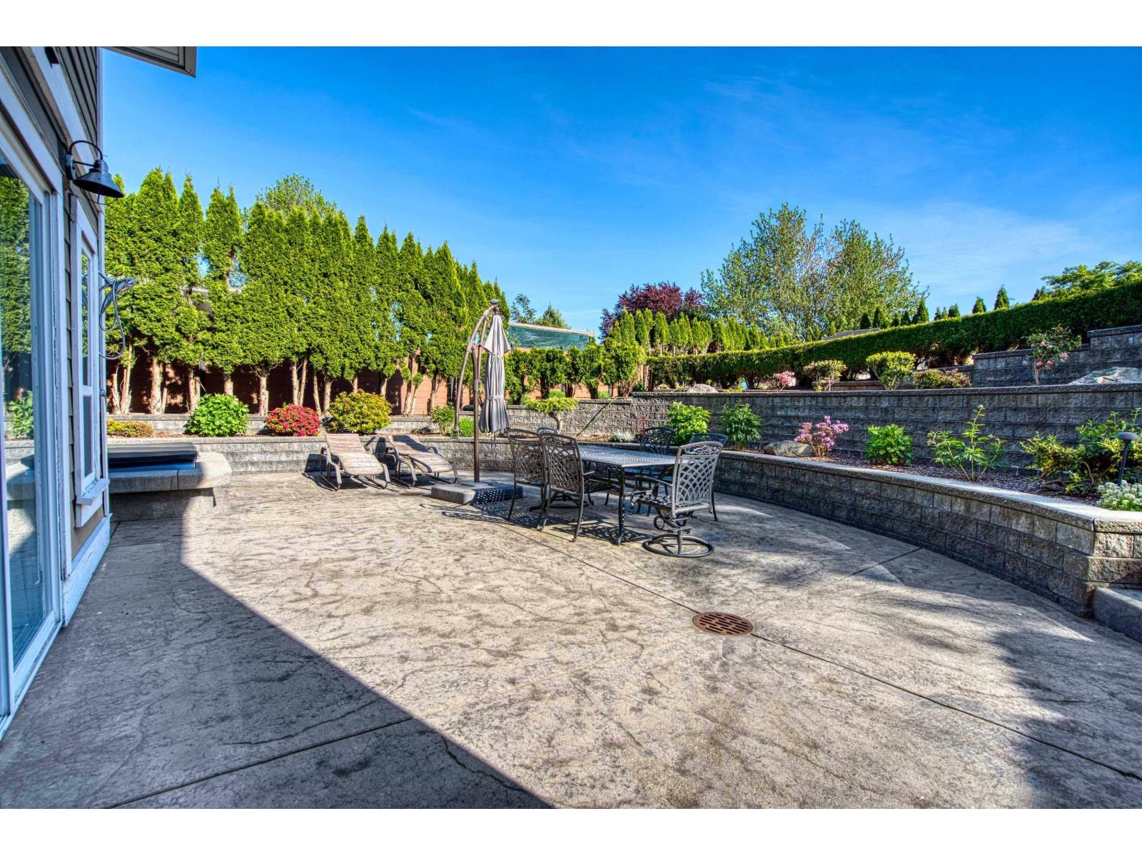 16398 36a Avenue Property Photo 36