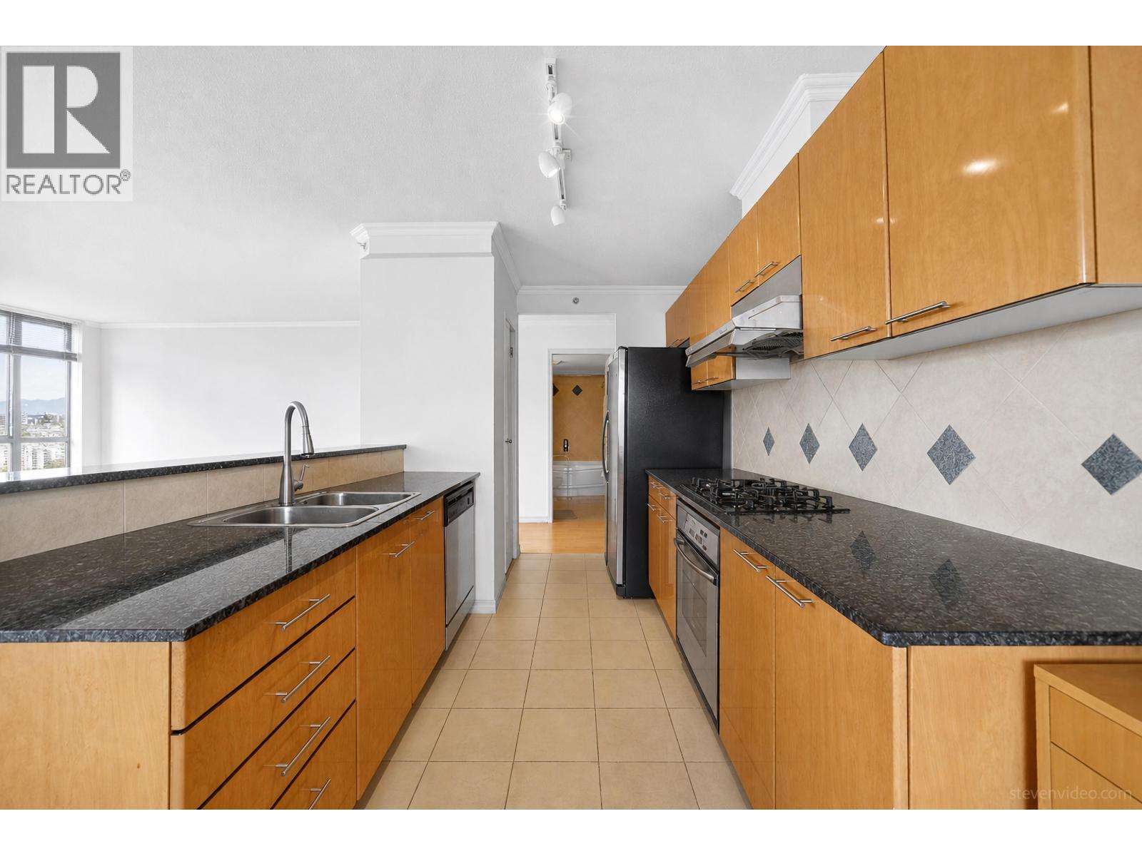 903 5933 Cooney Road Property Photo 11