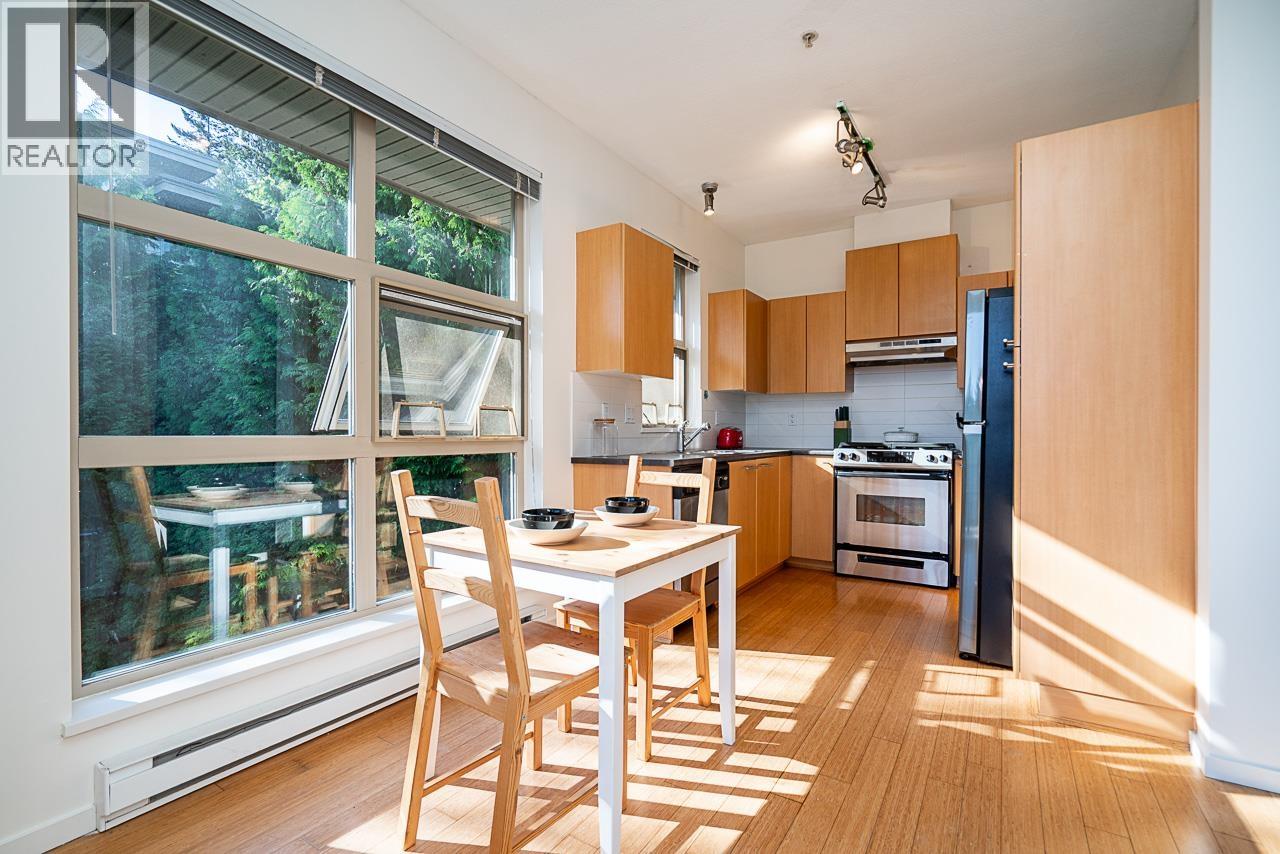 516 9319 UNIVERSITY CRESCENT Property Photo 1