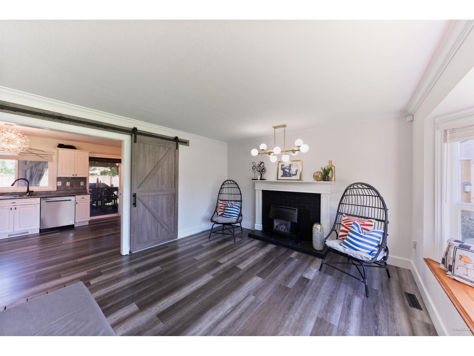 9454 213 Street Property Photo 9