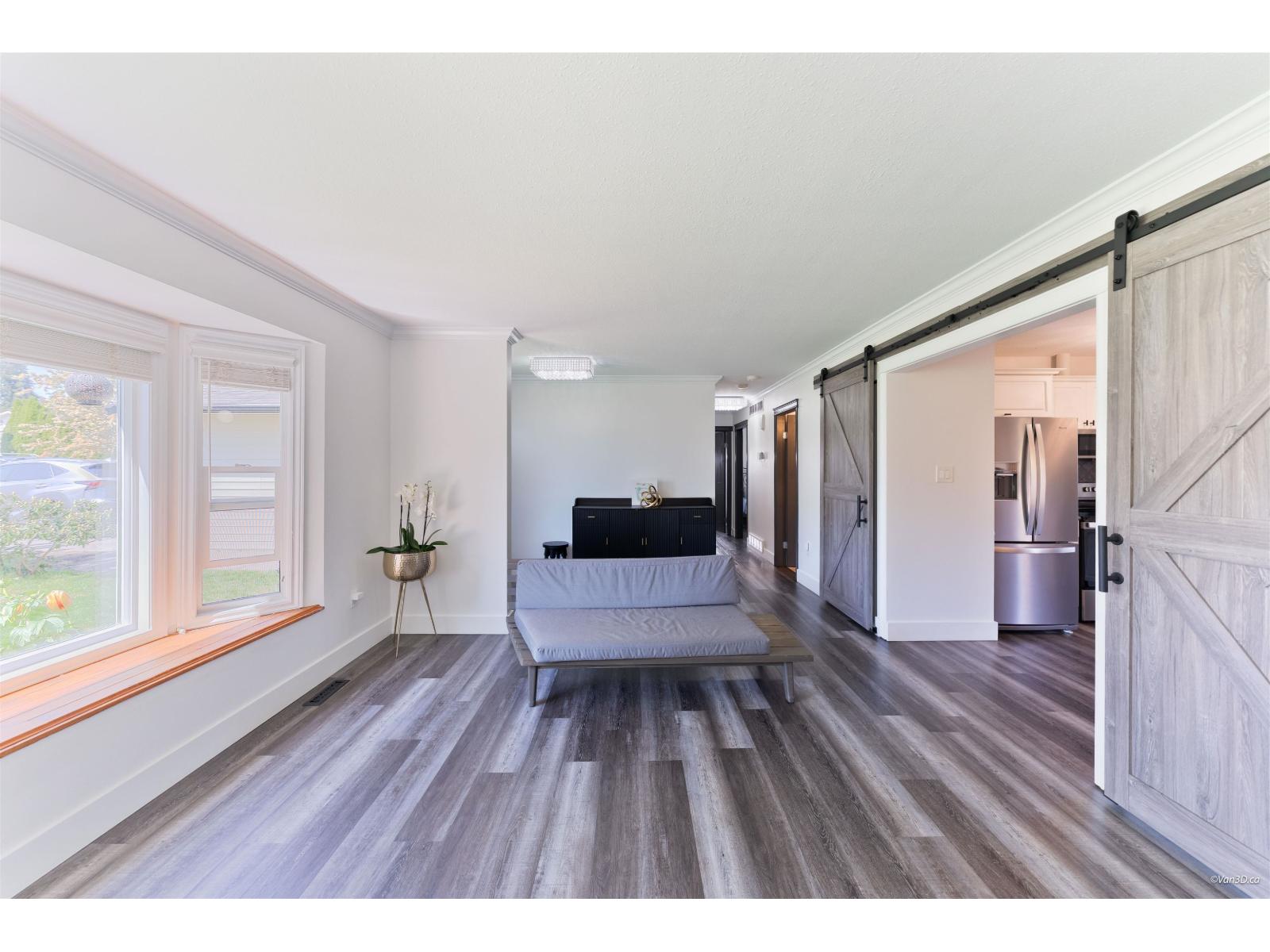 9454 213 Street Property Photo 13