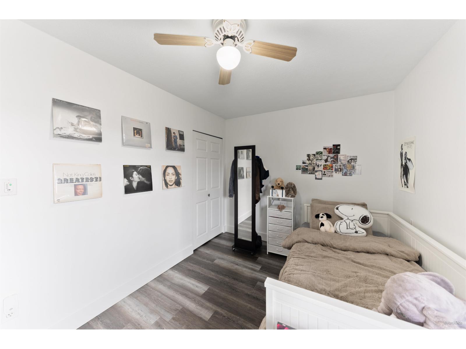 9454 213 Street Property Photo 16