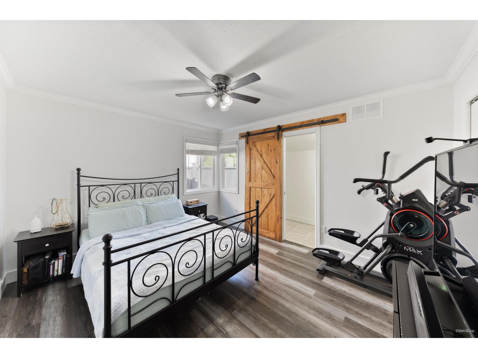 9454 213 Street Property Photo 17