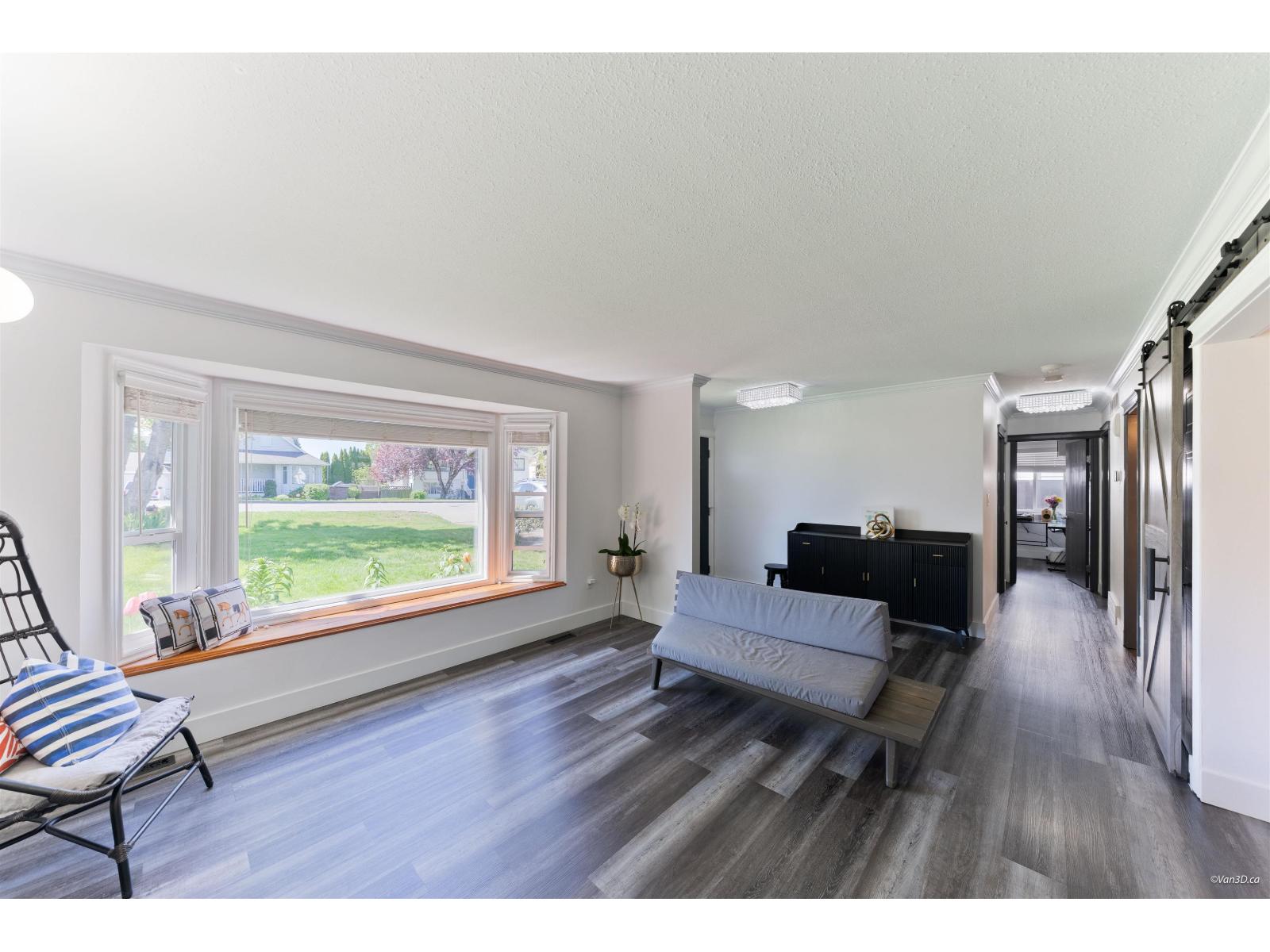 9454 213 Street Property Photo 18