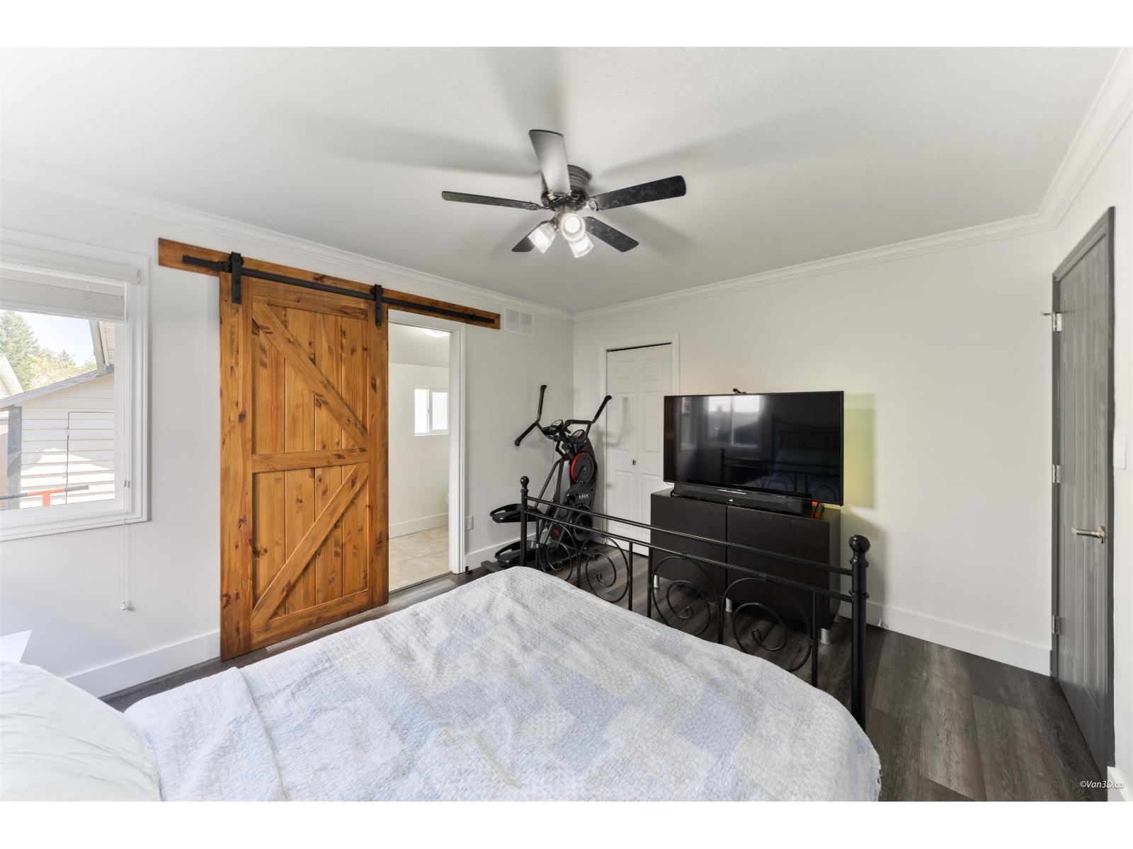 9454 213 Street Property Photo 19