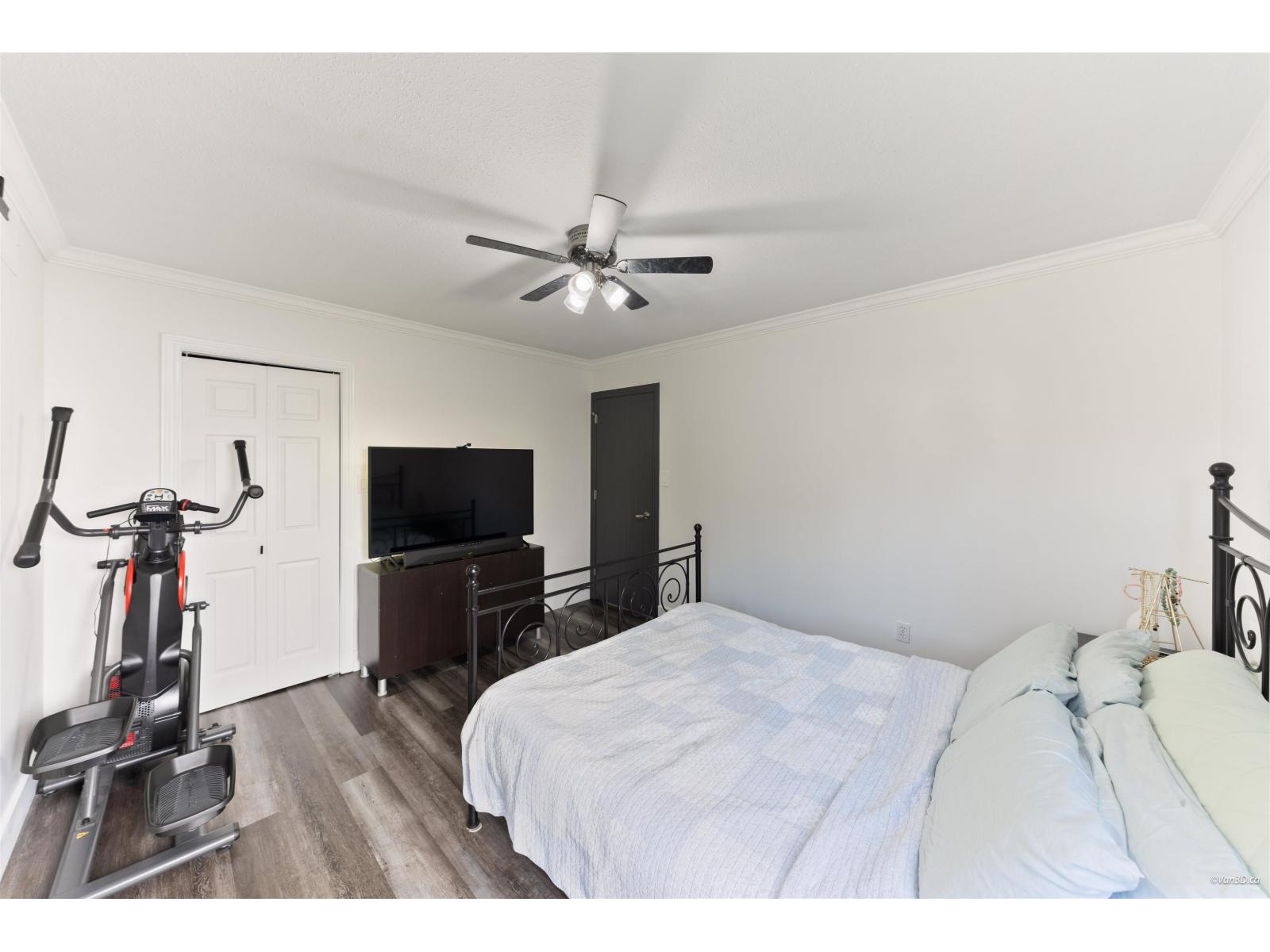 9454 213 Street Property Photo 20