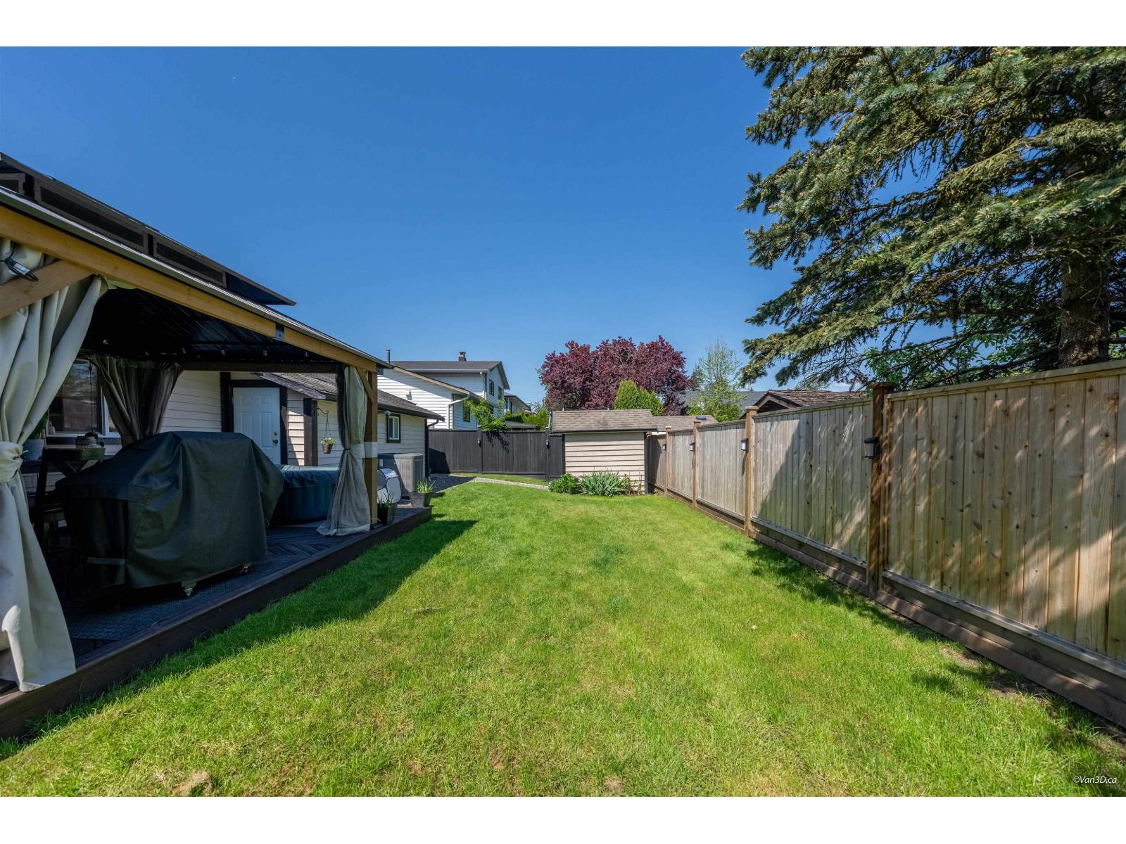 9454 213 Street Property Photo 22