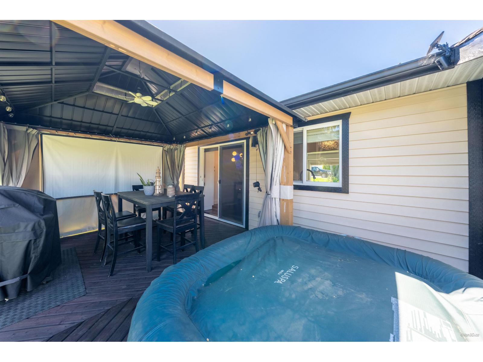 9454 213 Street Property Photo 25