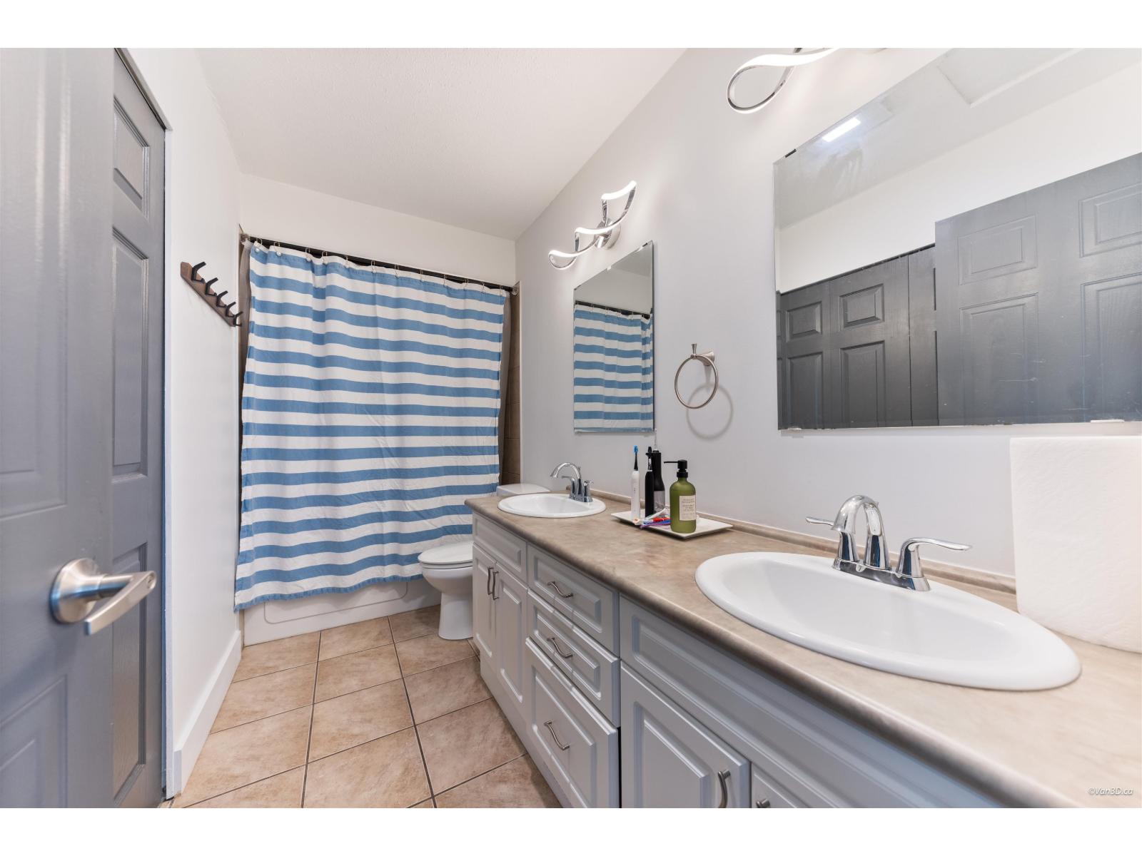 9454 213 Street Property Photo 29