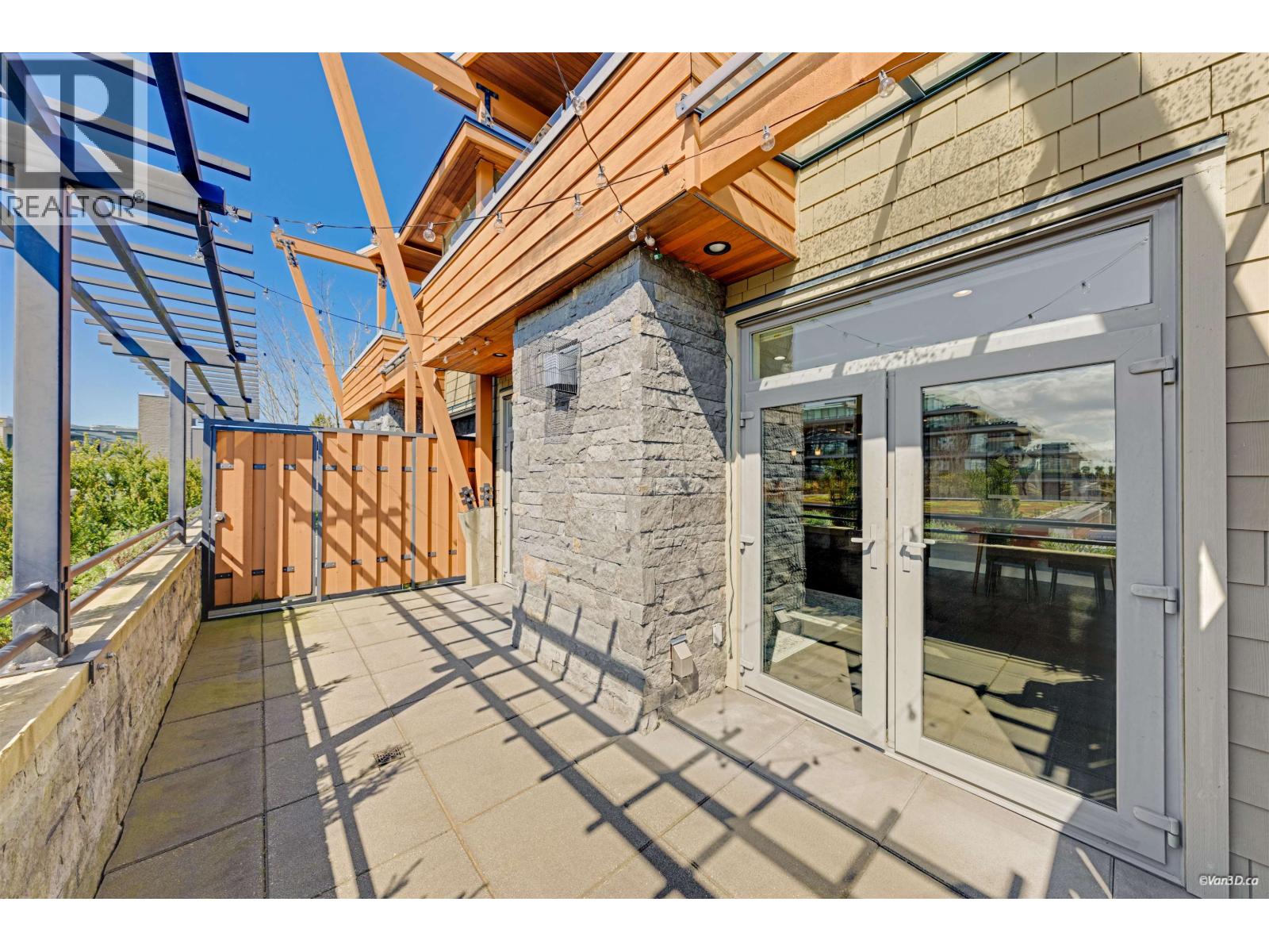 453 13th Street Property Photo 14