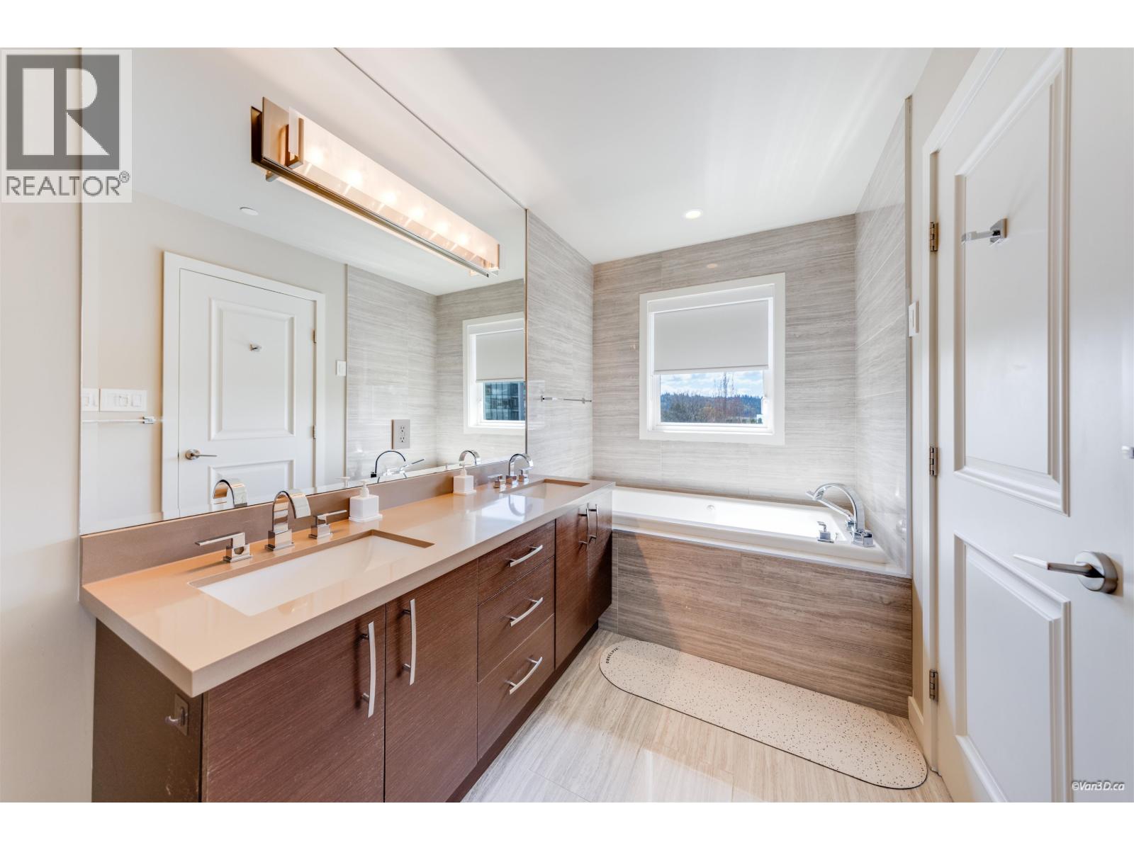 453 13th Street Property Photo 19