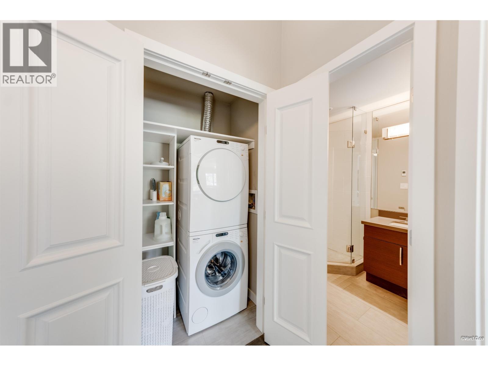 453 13th Street Property Photo 27
