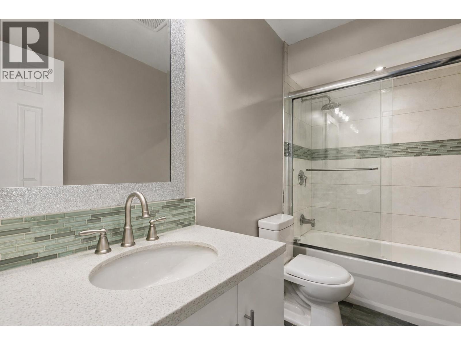 212 Mowat Street Property Photo 12