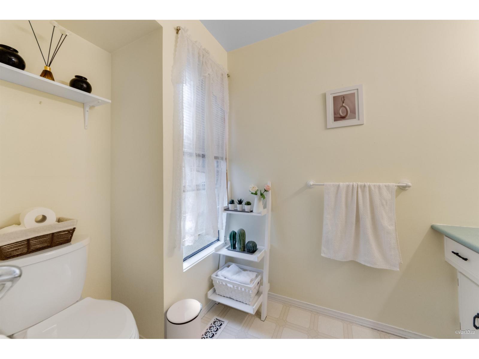 72 13756 Central Avenue Property Photo 9