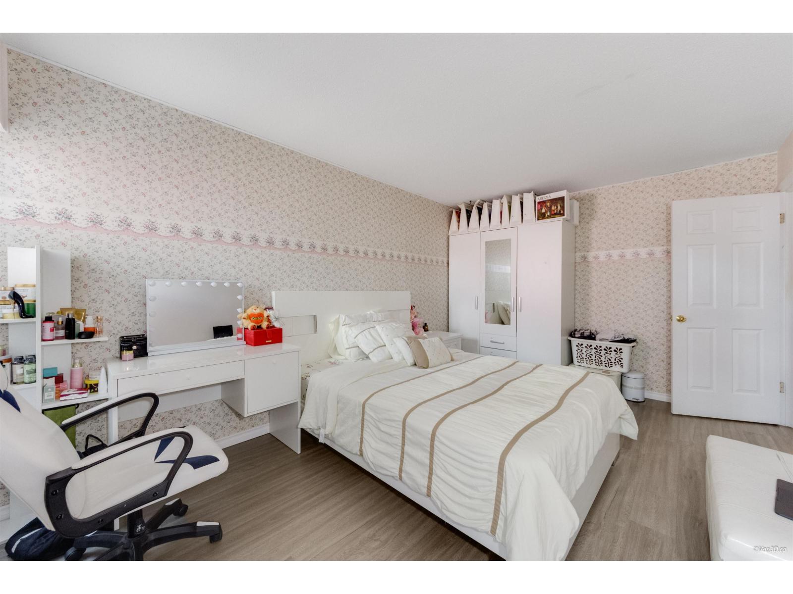 72 13756 Central Avenue Property Photo 13