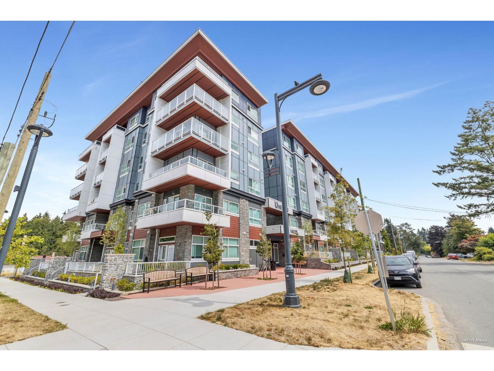 401 14225 103A AVENUE Property Photo 1