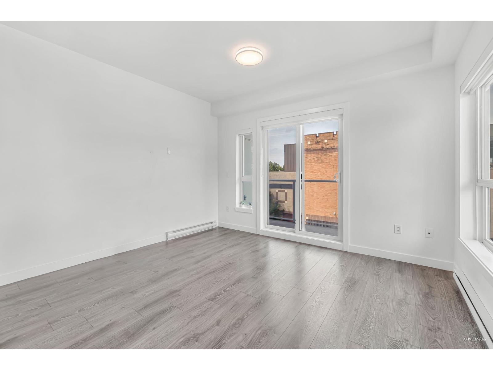 401 14225 103a Avenue Property Photo 11