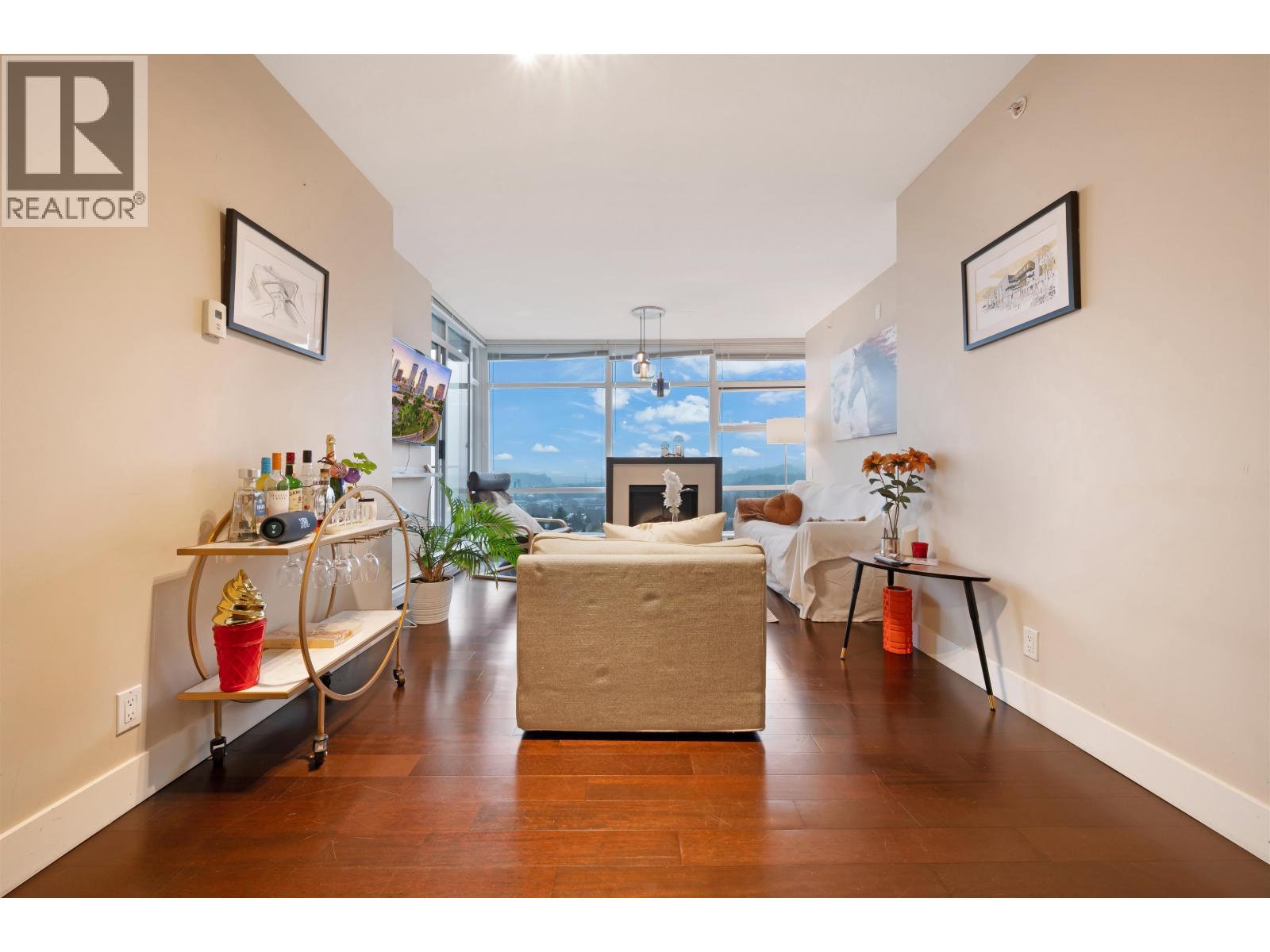 1304 1320 Chesterfield Avenue Property Photo 6
