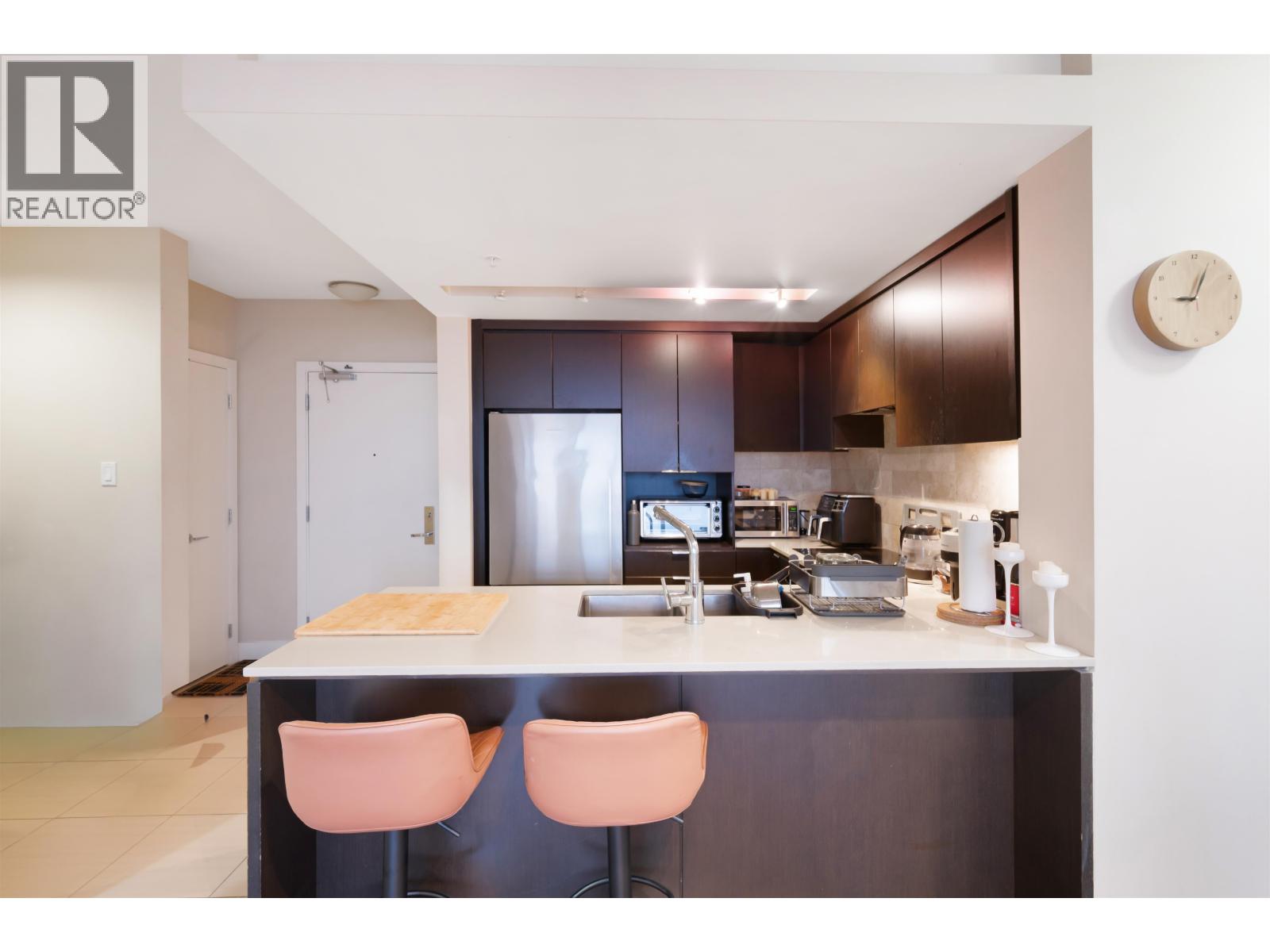 1304 1320 Chesterfield Avenue Property Photo 8