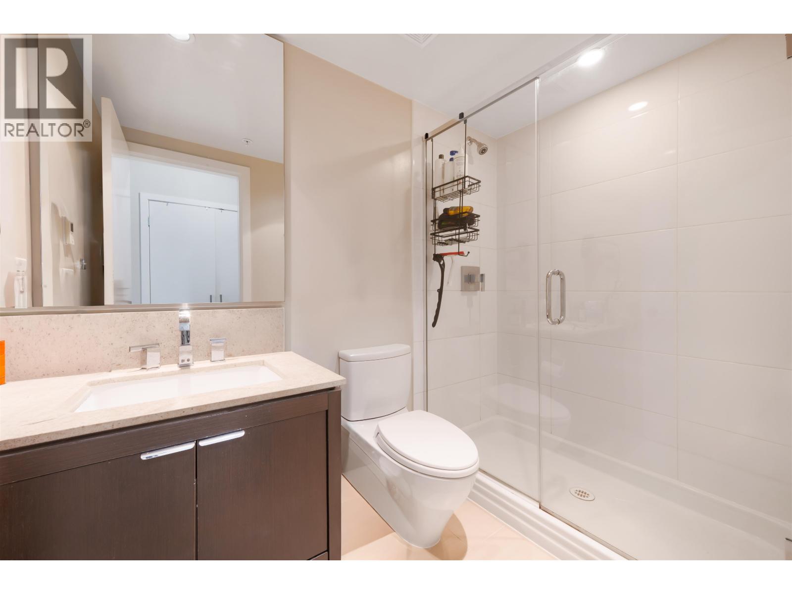 1304 1320 Chesterfield Avenue Property Photo 12