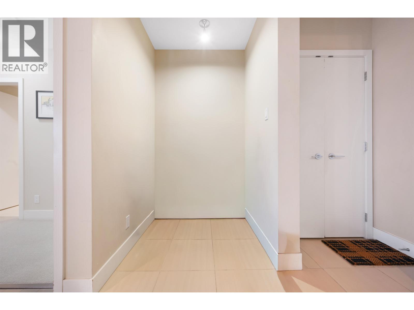 1304 1320 Chesterfield Avenue Property Photo 15