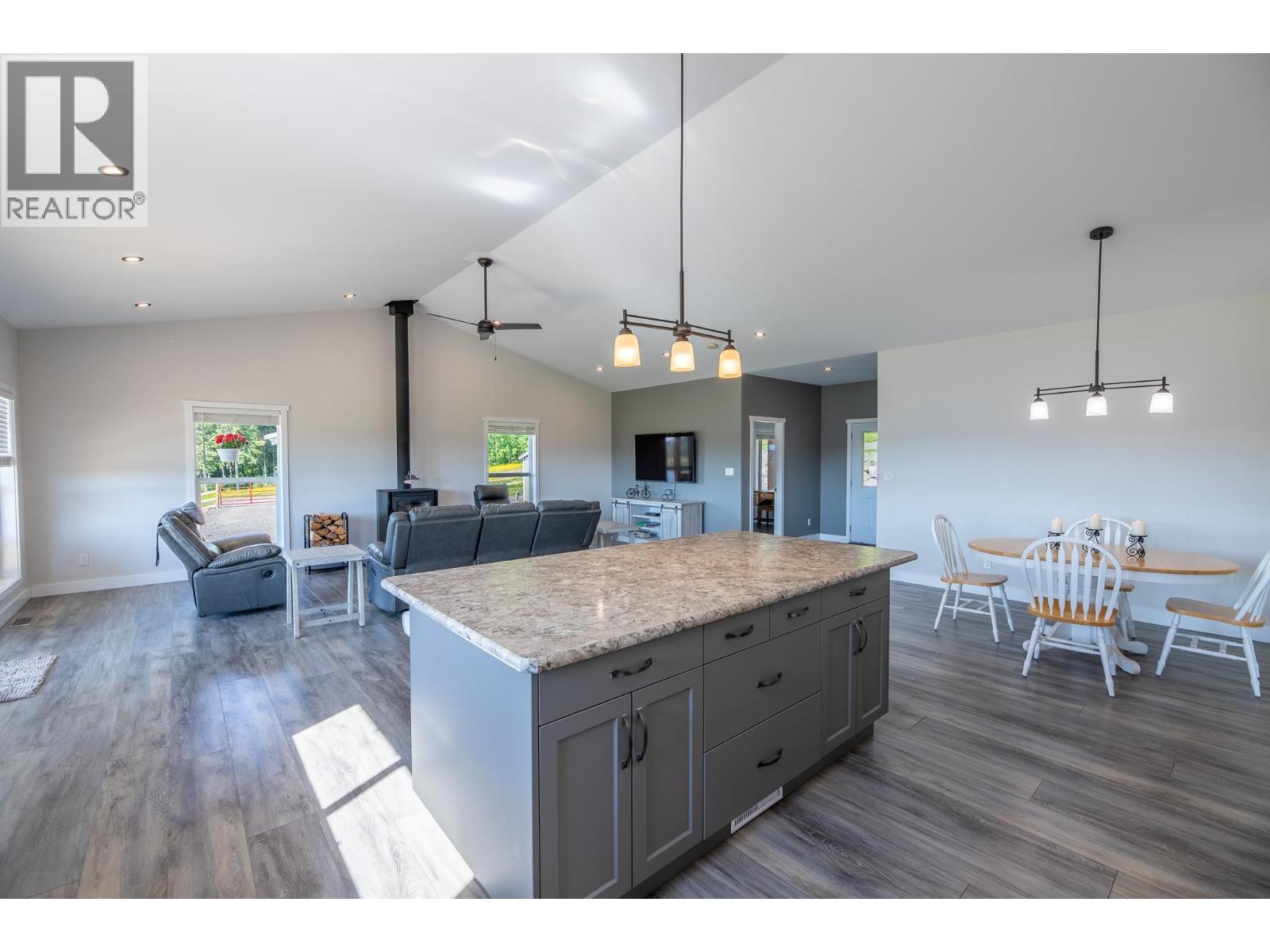7155 Grossett Road Property Photo 25