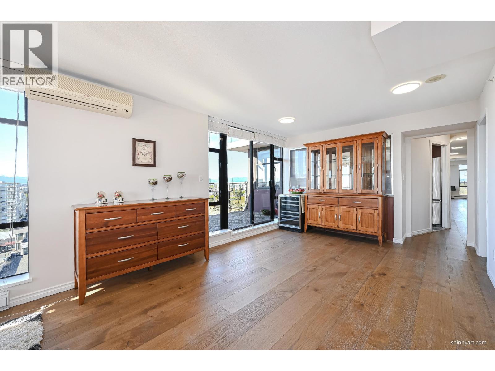 1702 5933 Cooney Road Property Photo 12