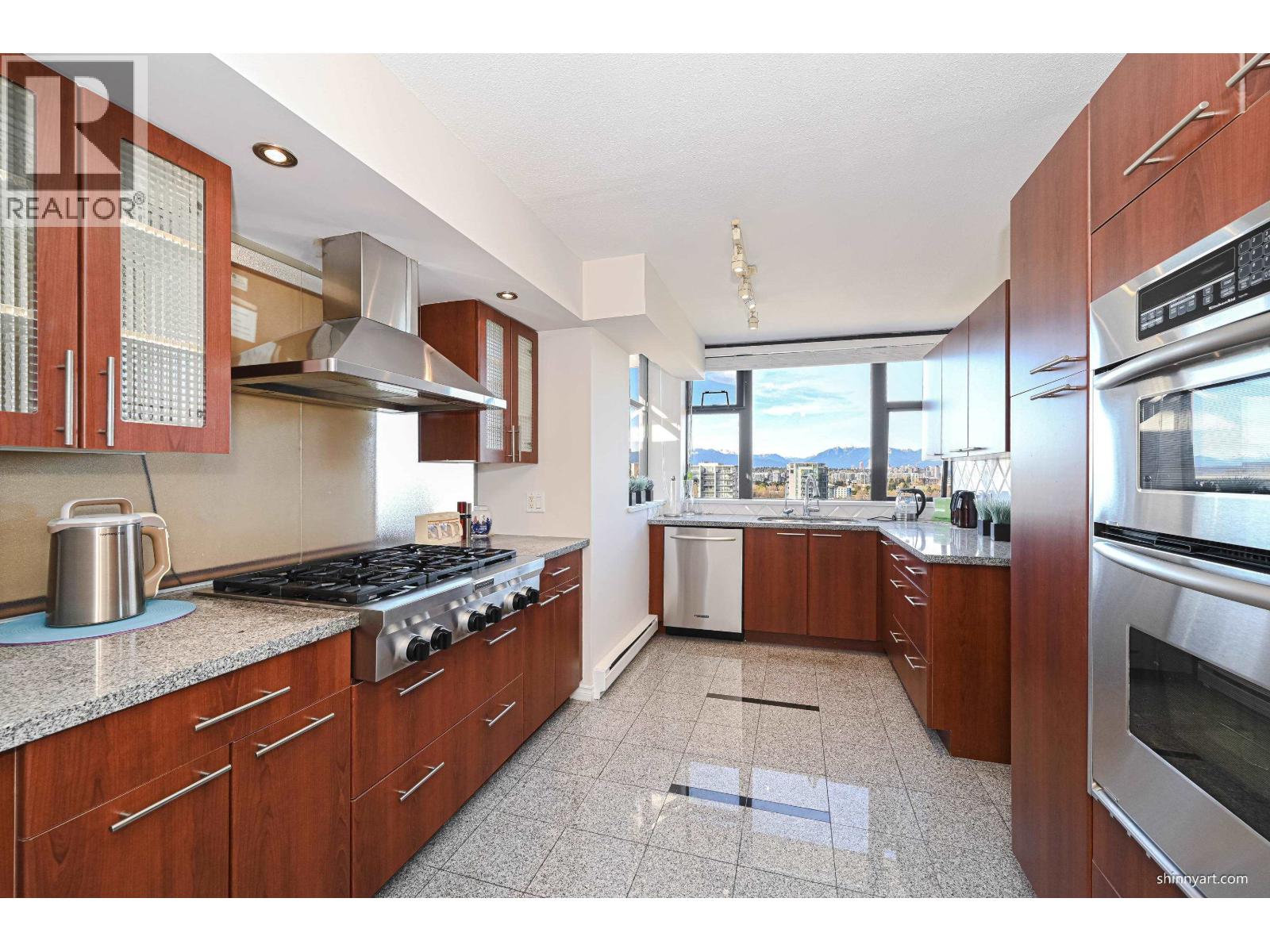 1702 5933 Cooney Road Property Photo 13