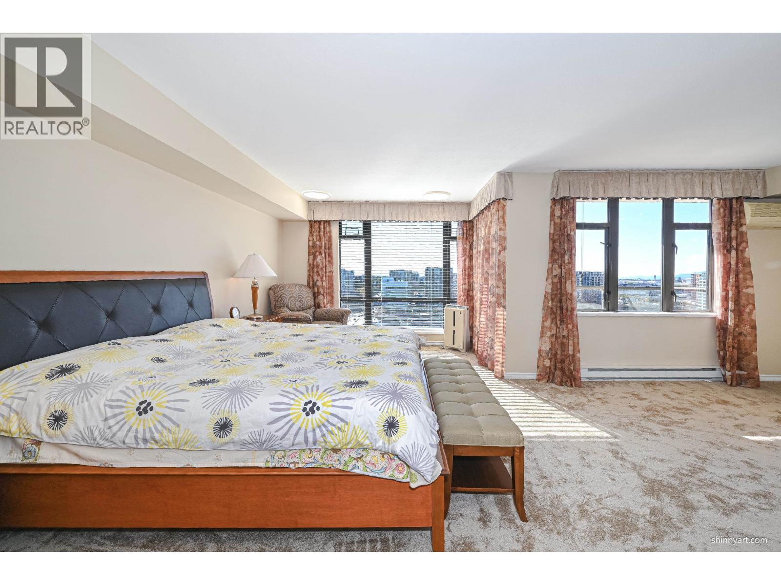 1702 5933 Cooney Road Property Photo 18