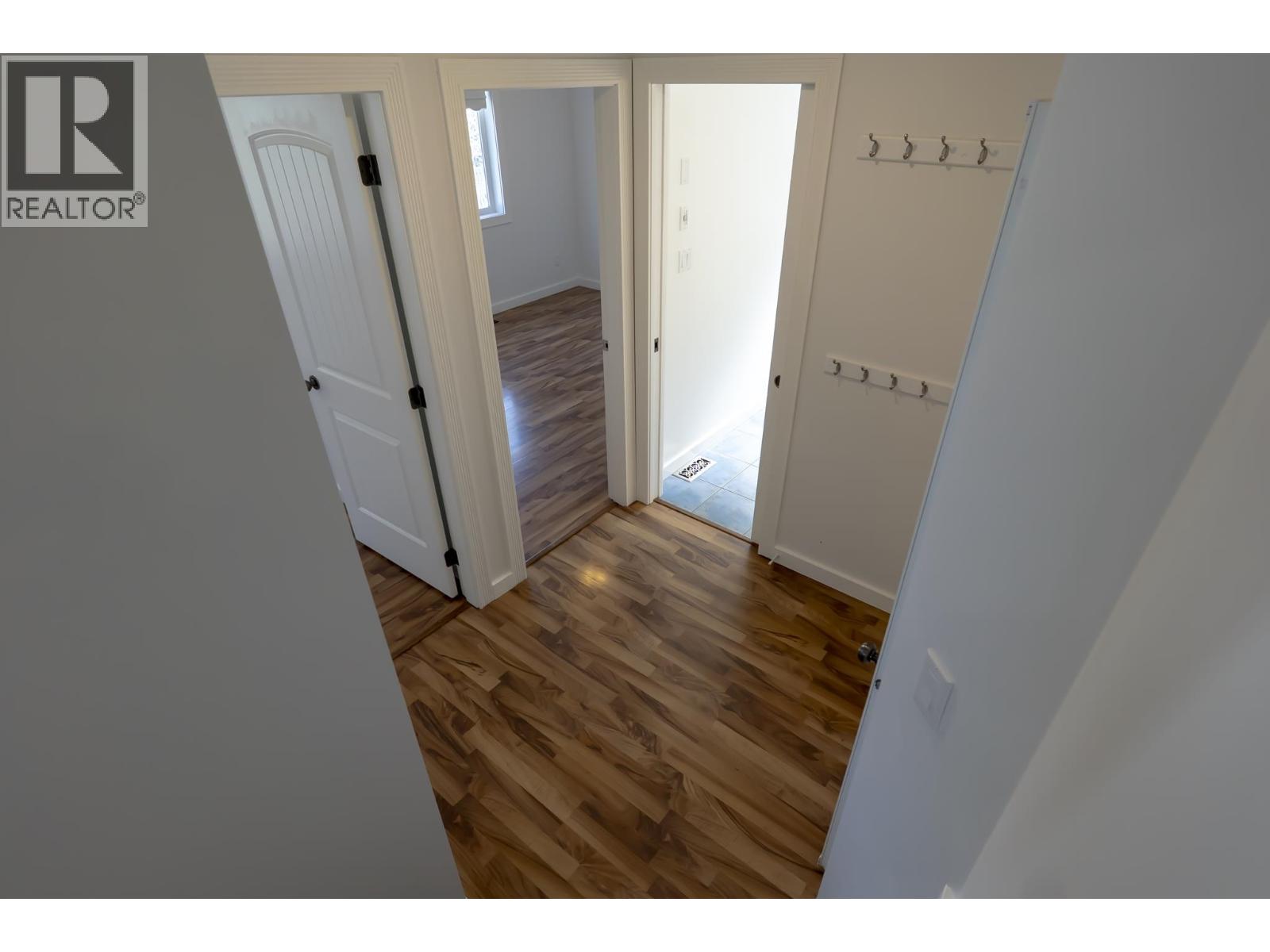 335 W 6th Street Property Photo 11