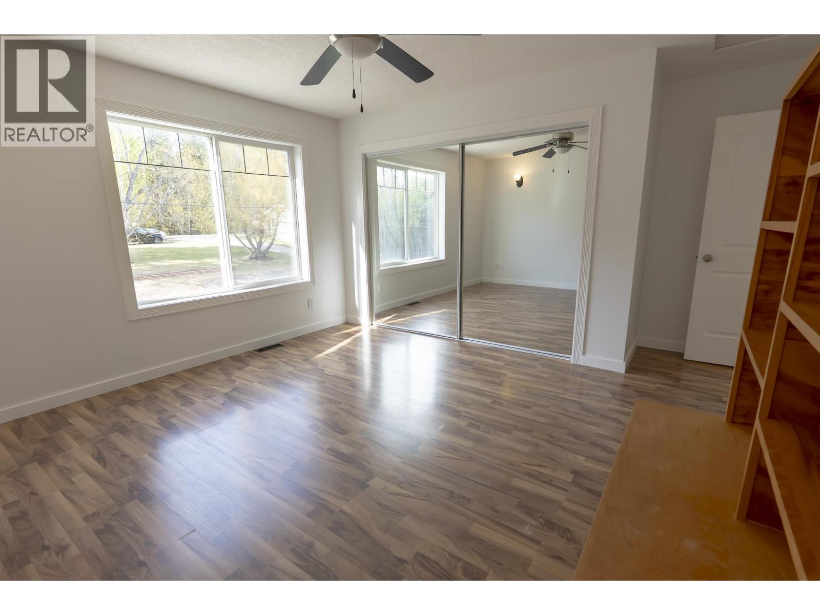 335 W 6th Street Property Photo 12