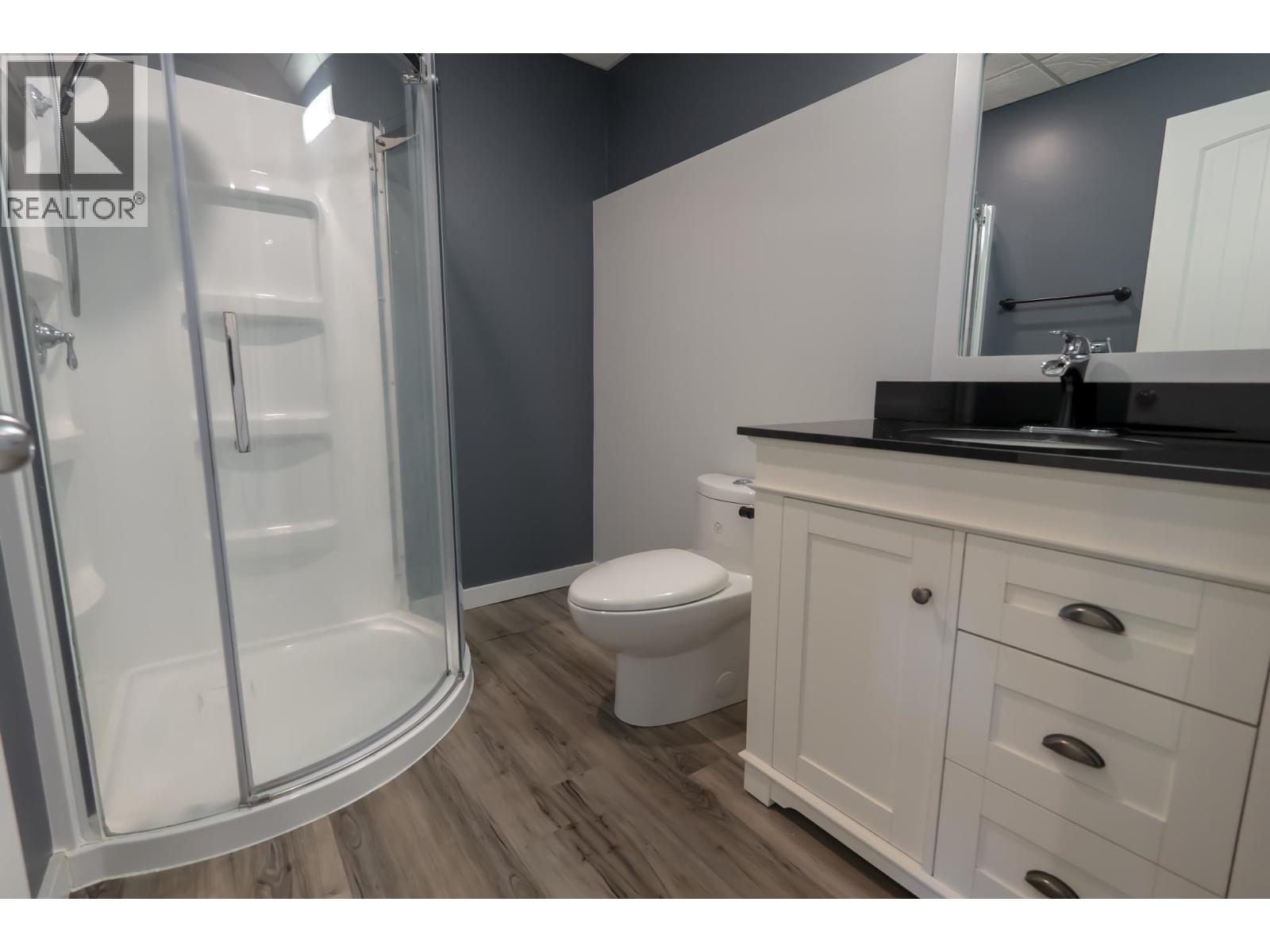 335 W 6th Street Property Photo 19