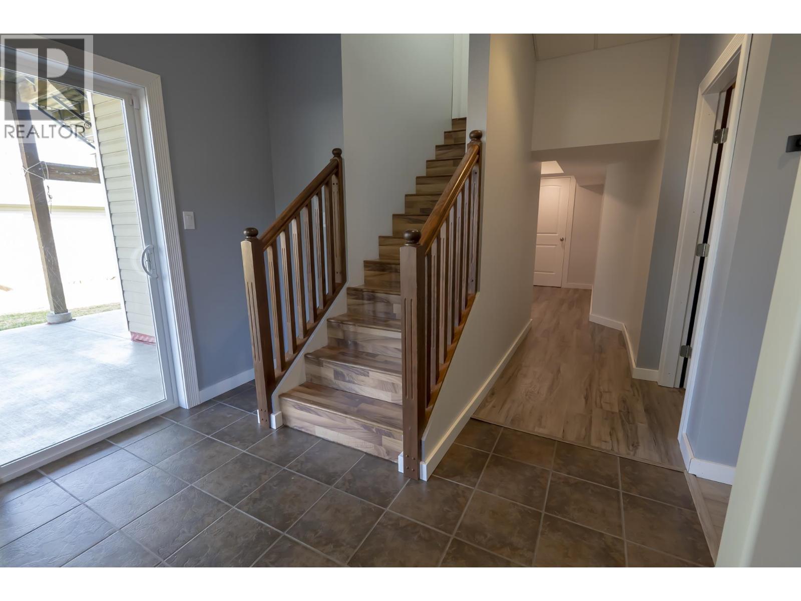 335 W 6th Street Property Photo 21
