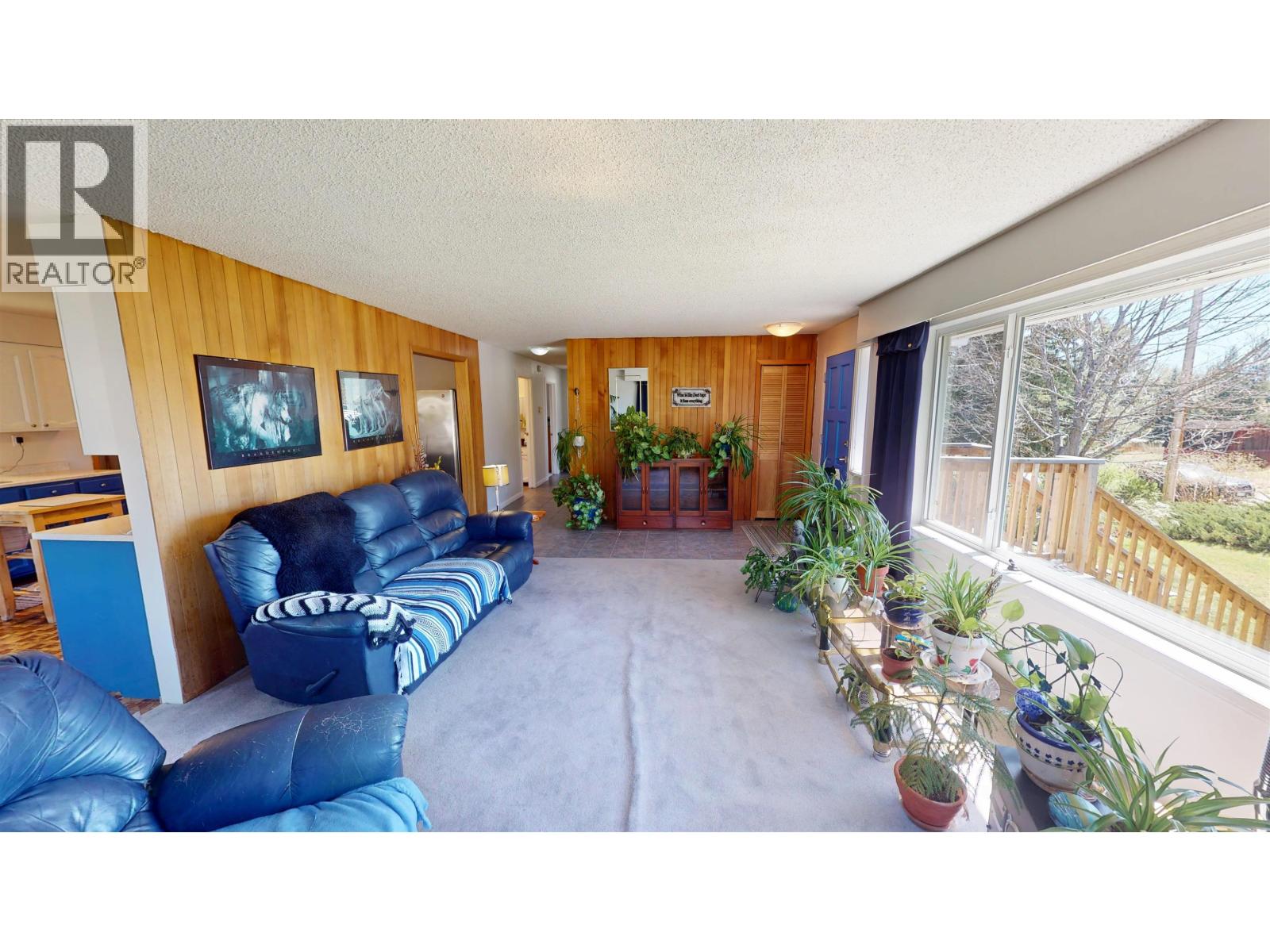 1890 Birch Avenue Property Photo 12