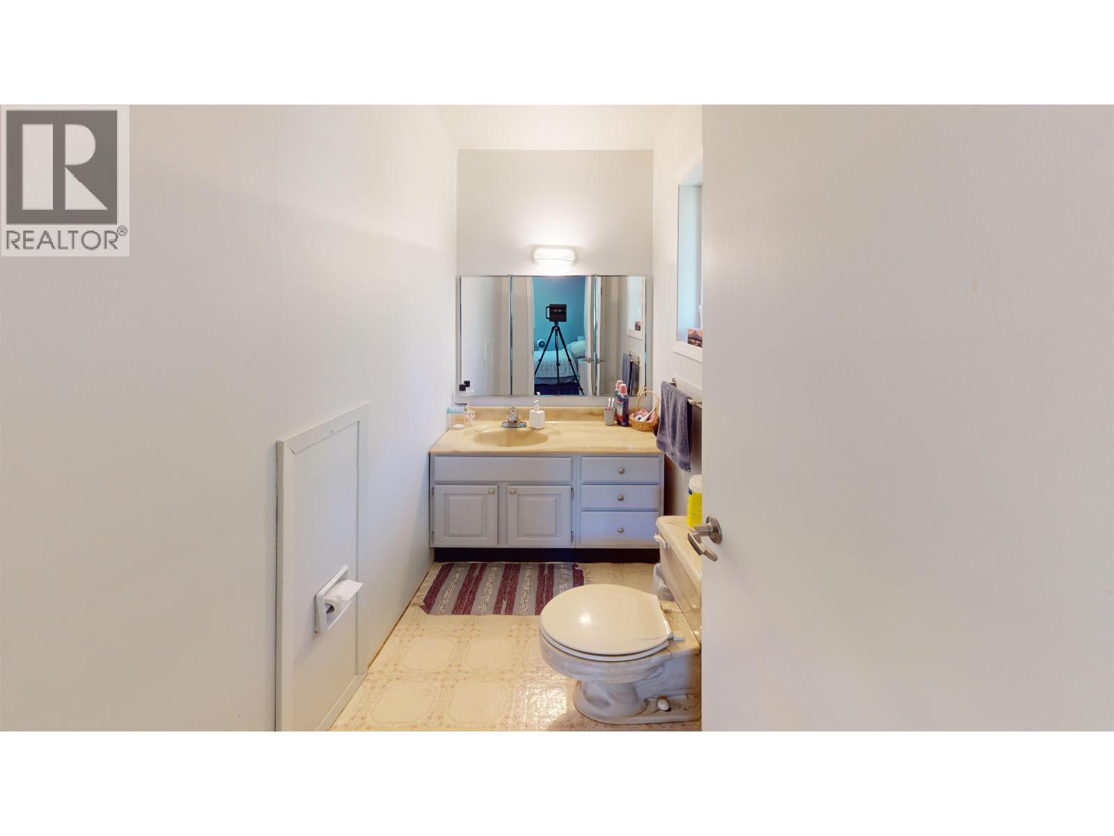 1890 Birch Avenue Property Photo 16