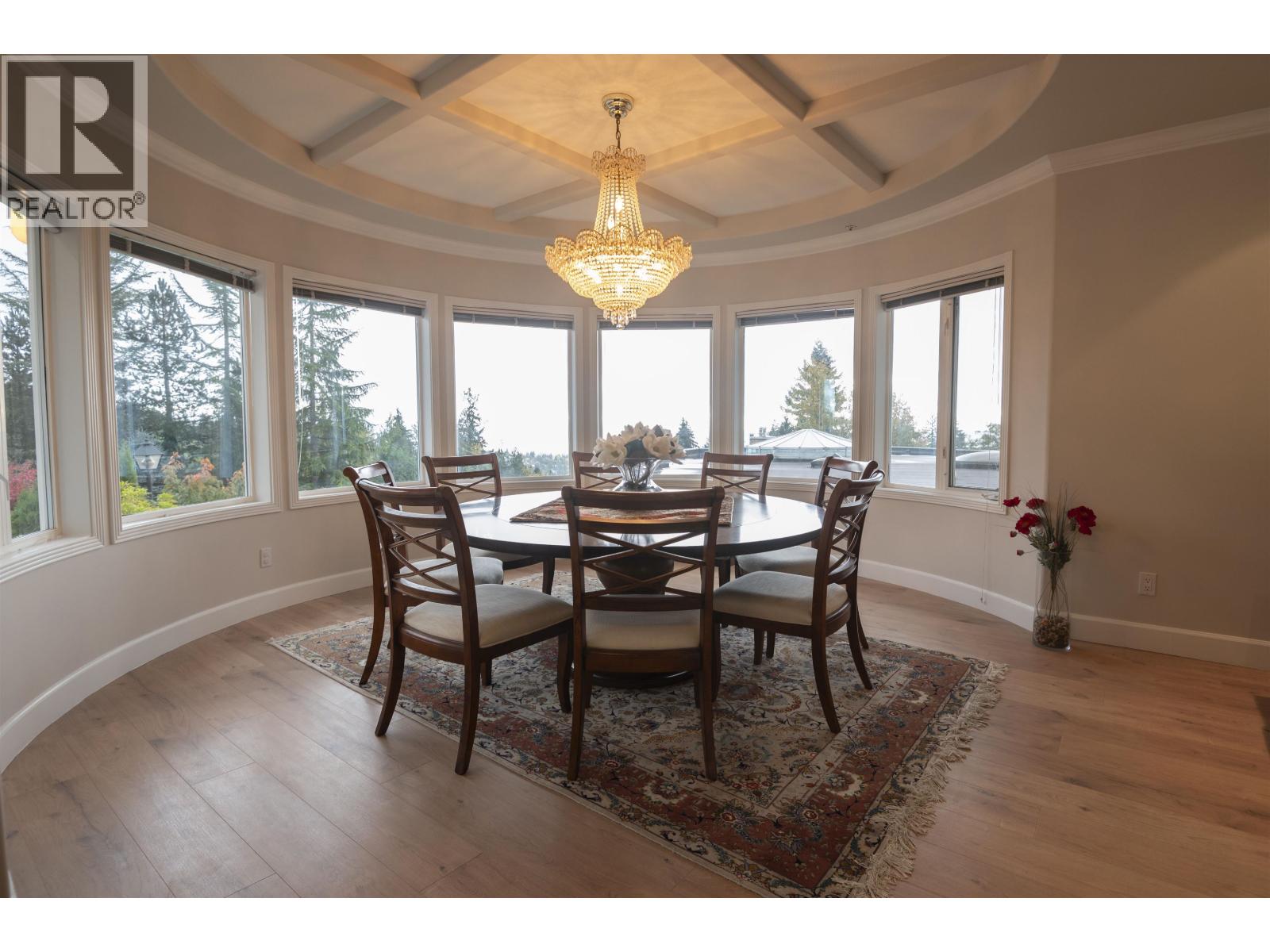 2572 Westhill Close Property Photo 4