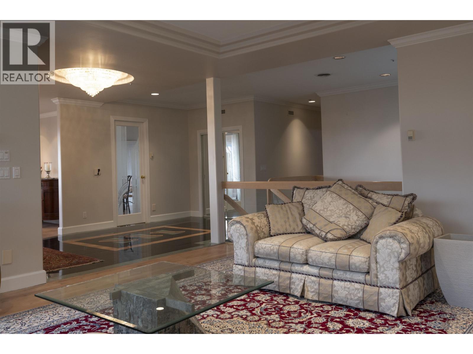 2572 Westhill Close Property Photo 7