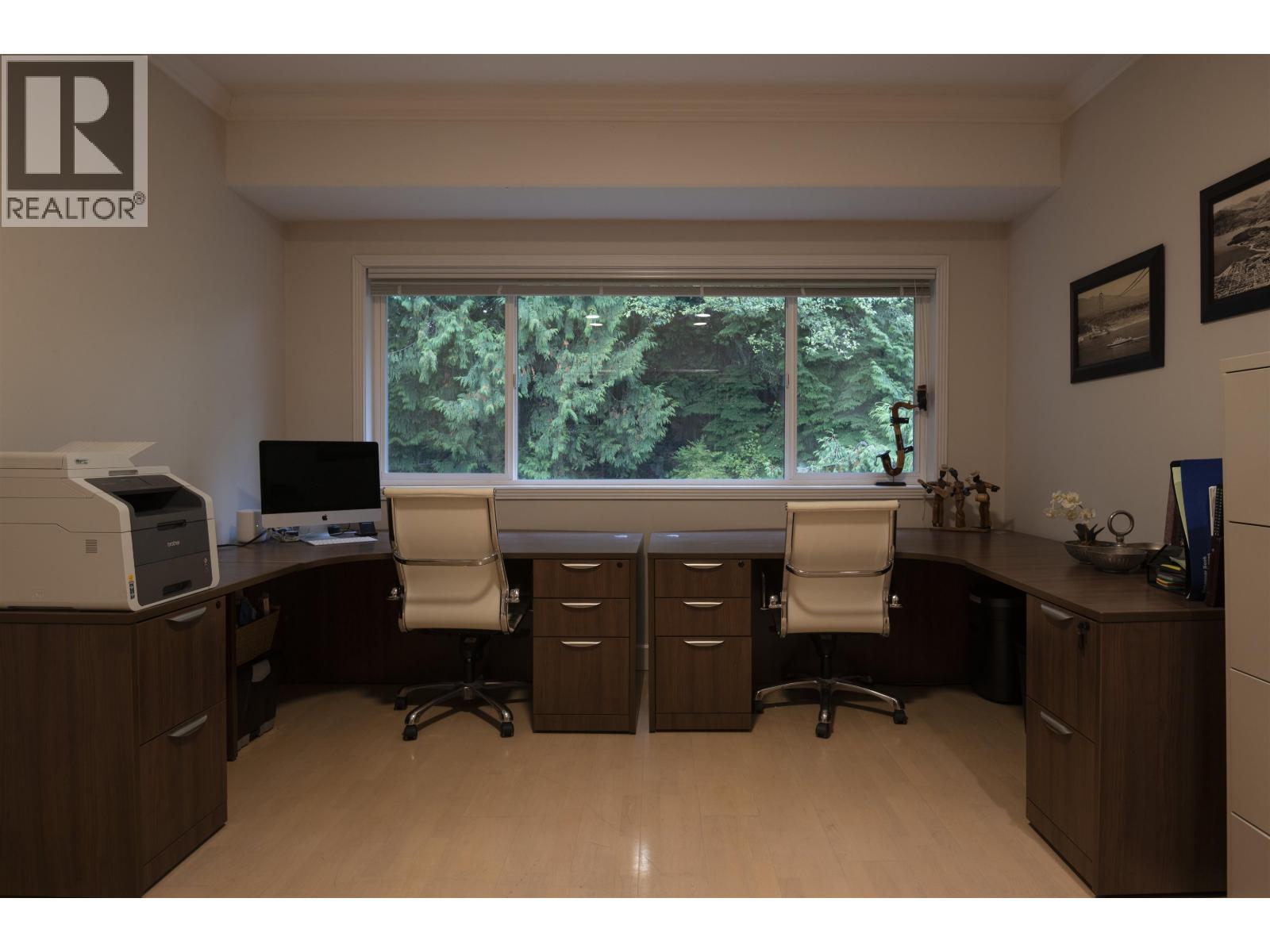 2572 Westhill Close Property Photo 12