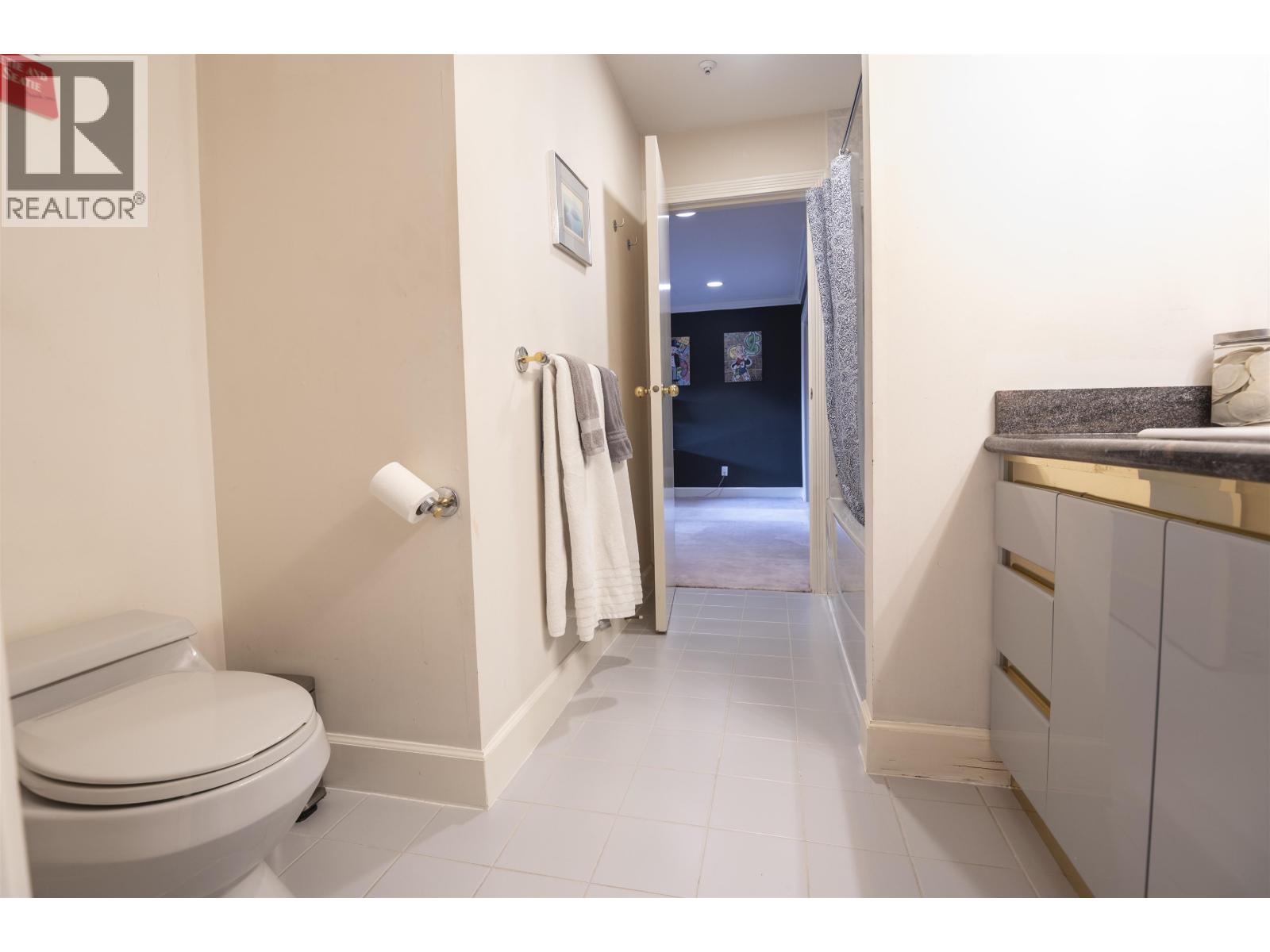 2572 Westhill Close Property Photo 21