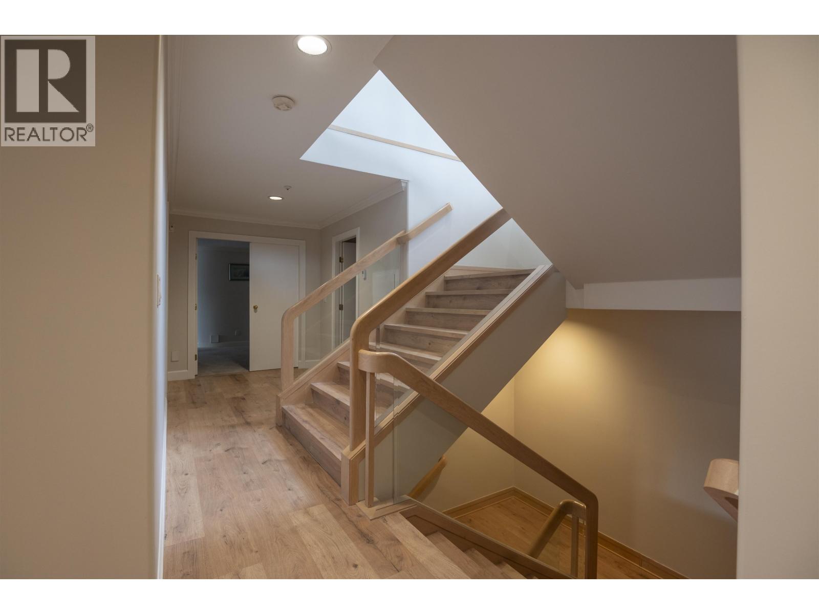 2572 Westhill Close Property Photo 23