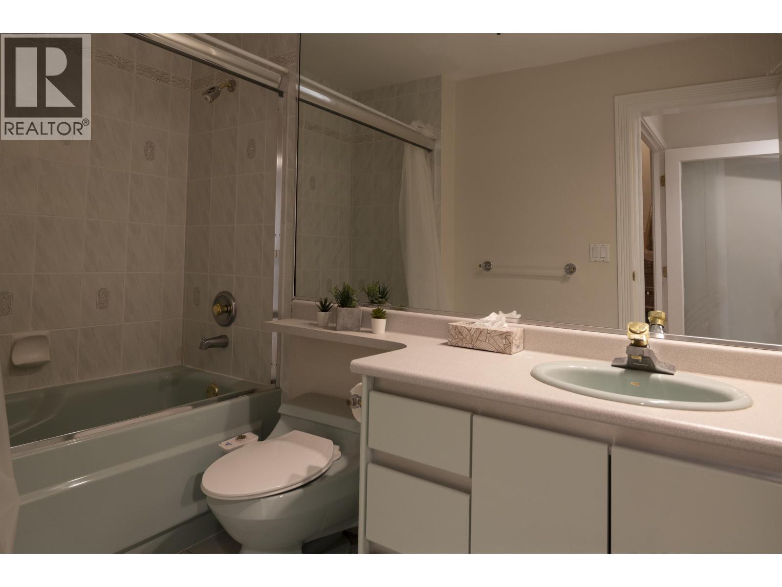 2572 Westhill Close Property Photo 24