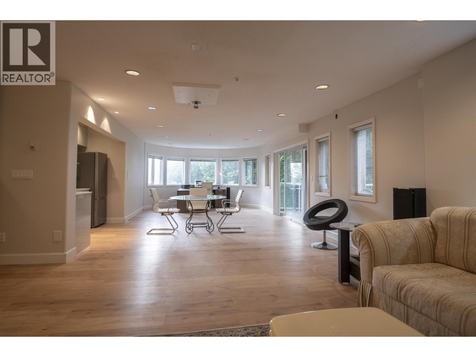 2572 Westhill Close Property Photo 27