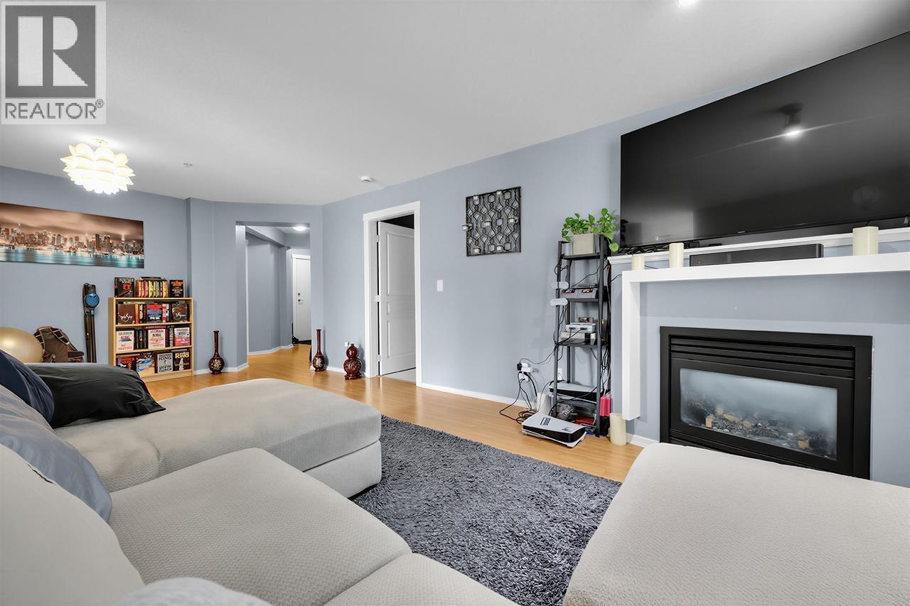 403 9339 University Crescent Property Photo 6