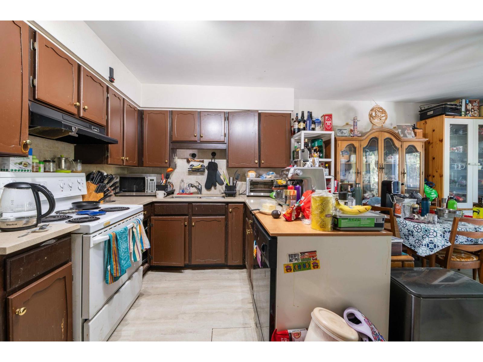 11821 72 Avenue Property Photo 4
