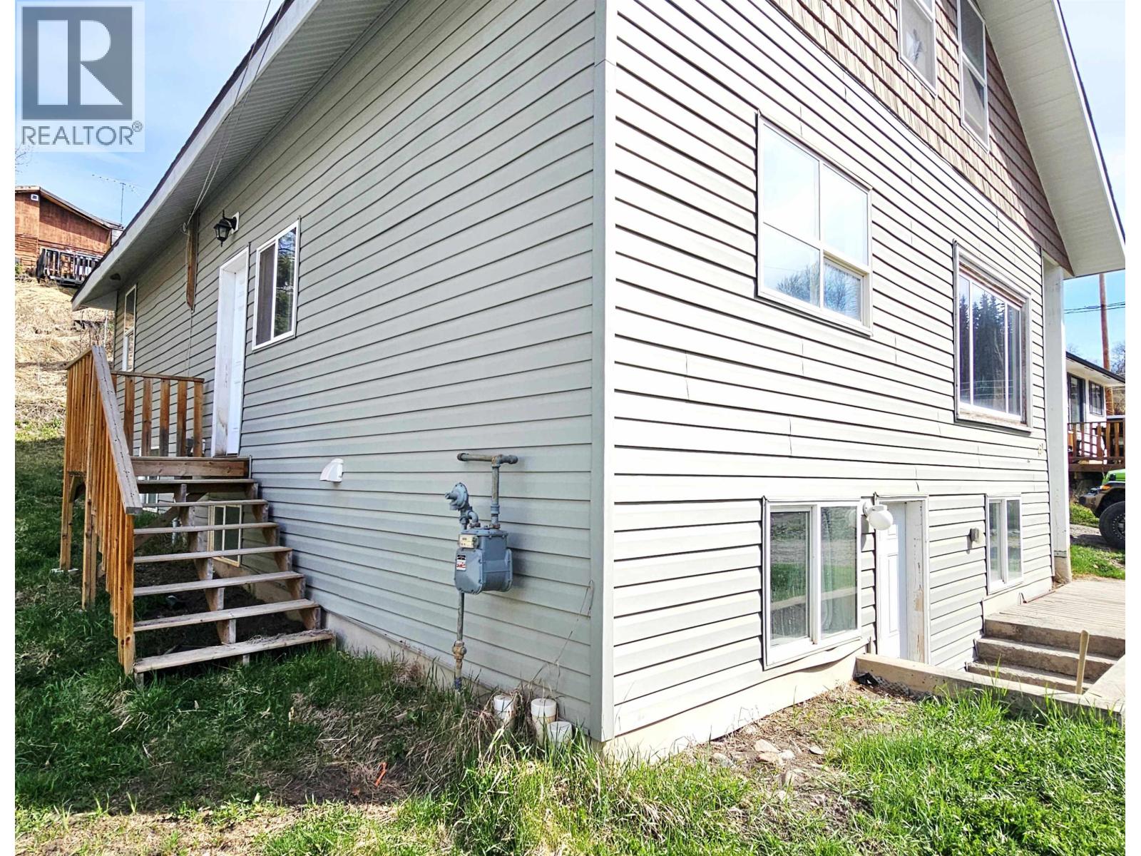 131 6th Avenue Property Photo 6