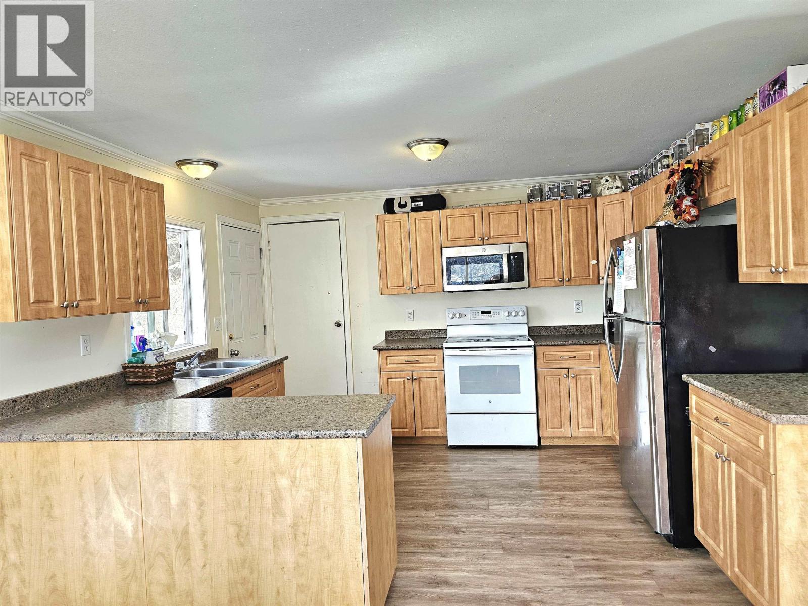 131 6th Avenue Property Photo 8