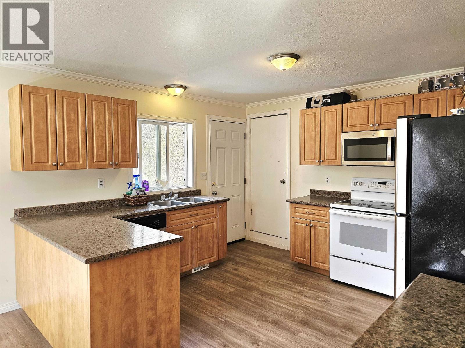 131 6th Avenue Property Photo 9