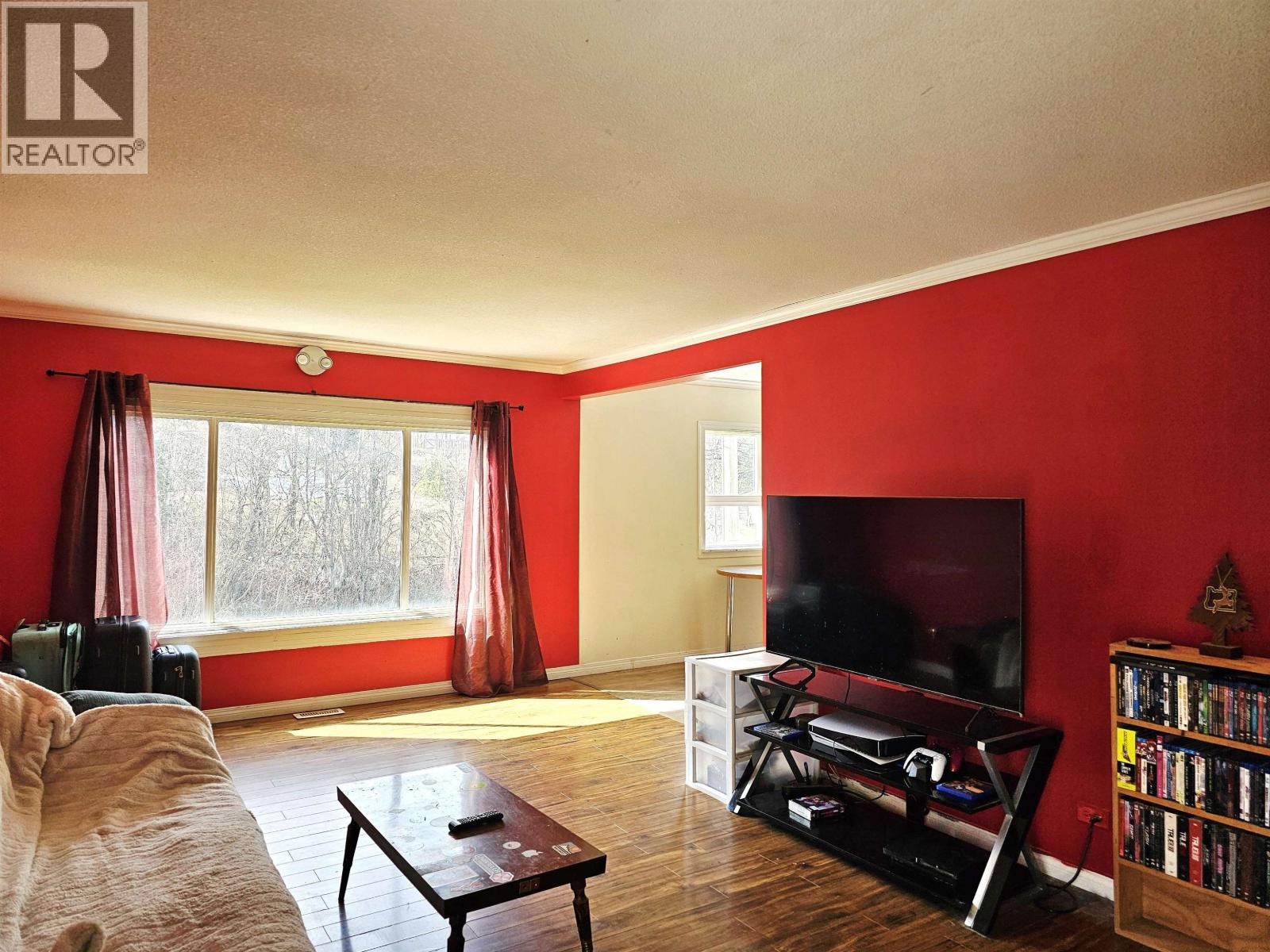 131 6th Avenue Property Photo 12