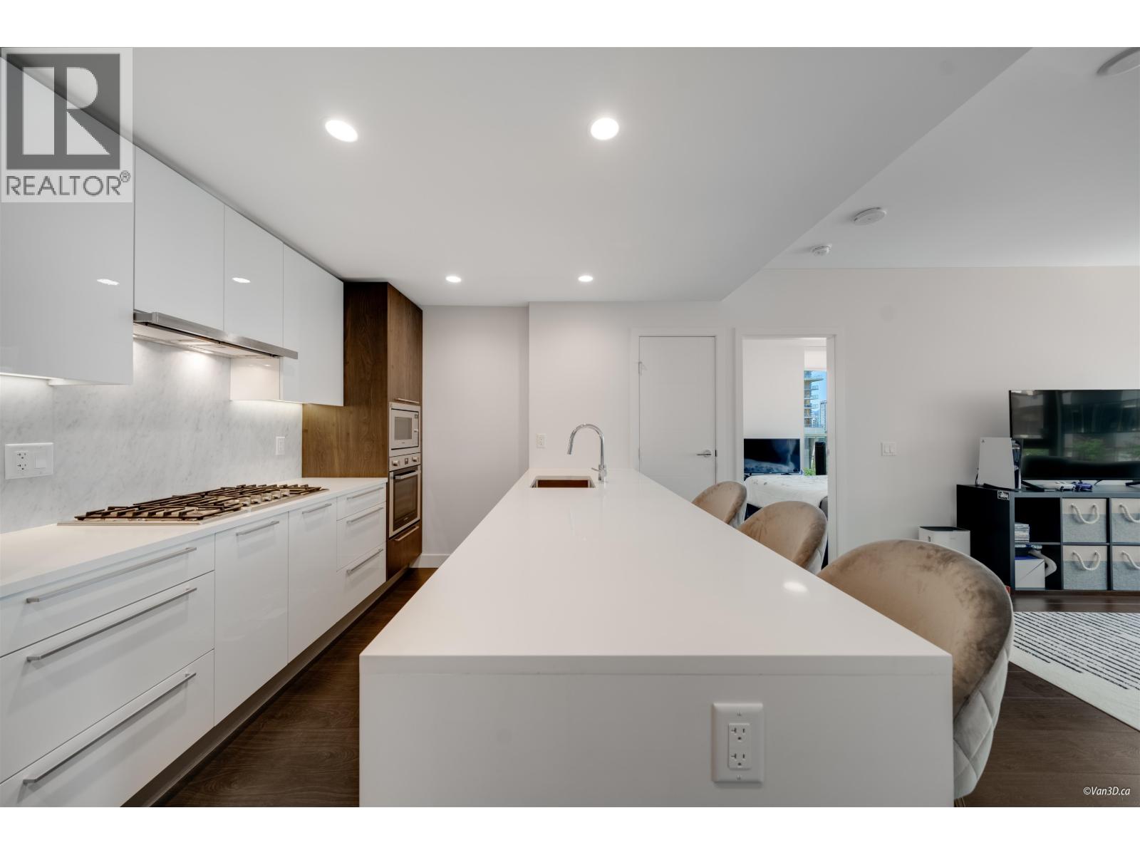 606 6398 Silver Avenue Property Photo 12